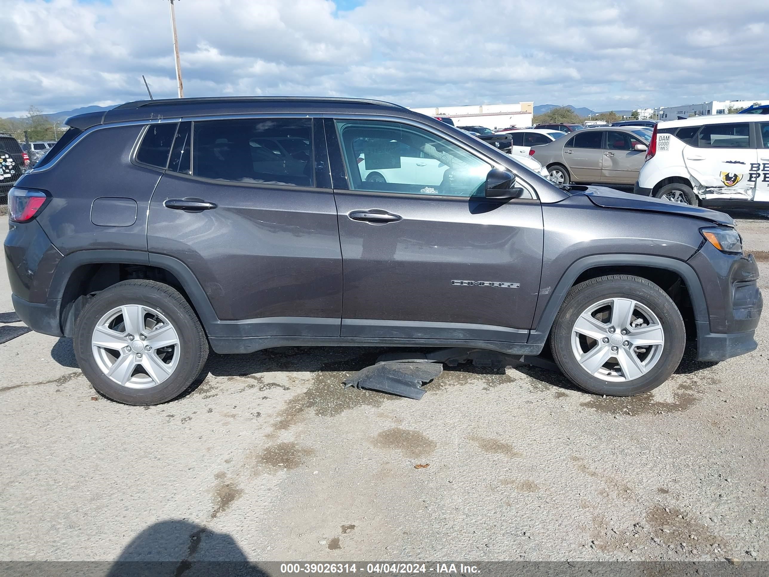 2022 Jeep Compass Latitude Fwd vin: 3C4NJCBBXNT182481