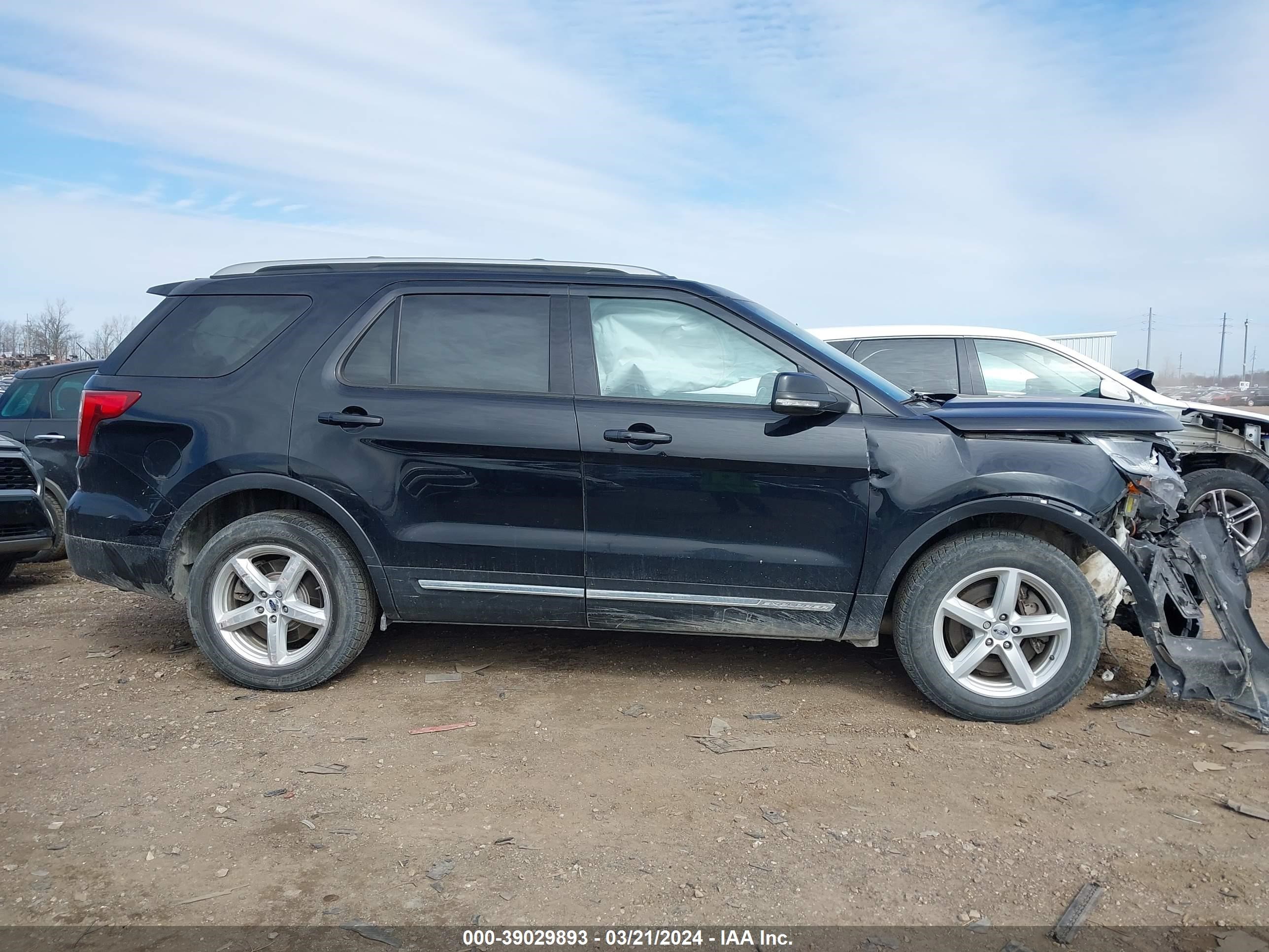 2016 Ford Explorer Xlt vin: 1FM5K8D88GGB71381