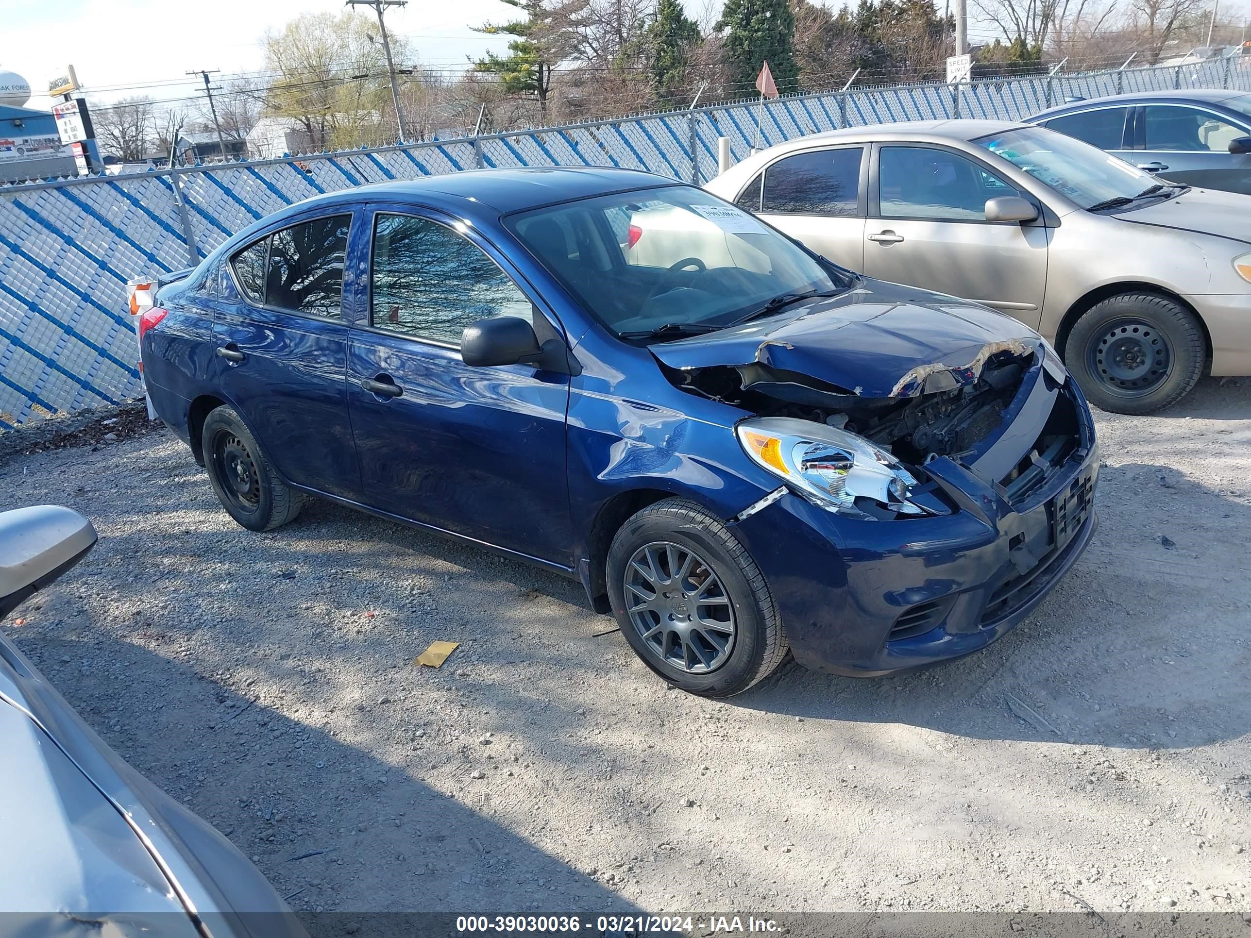 2014 Nissan Versa 1.6 S+ vin: 3N1CN7AP3EL825689