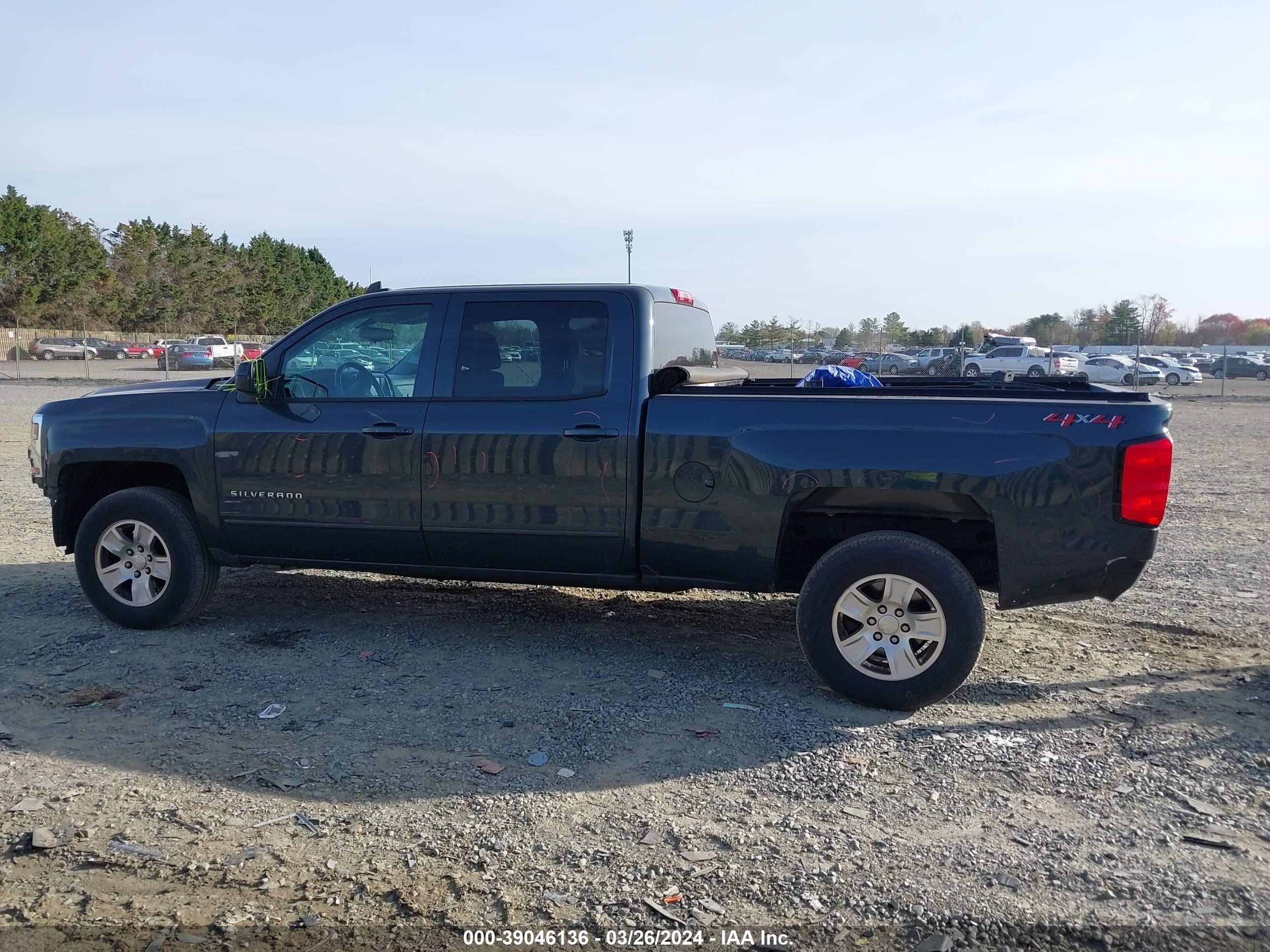 2018 Chevrolet Silverado 1500 1Lt vin: 3GCUKREC8JG560784