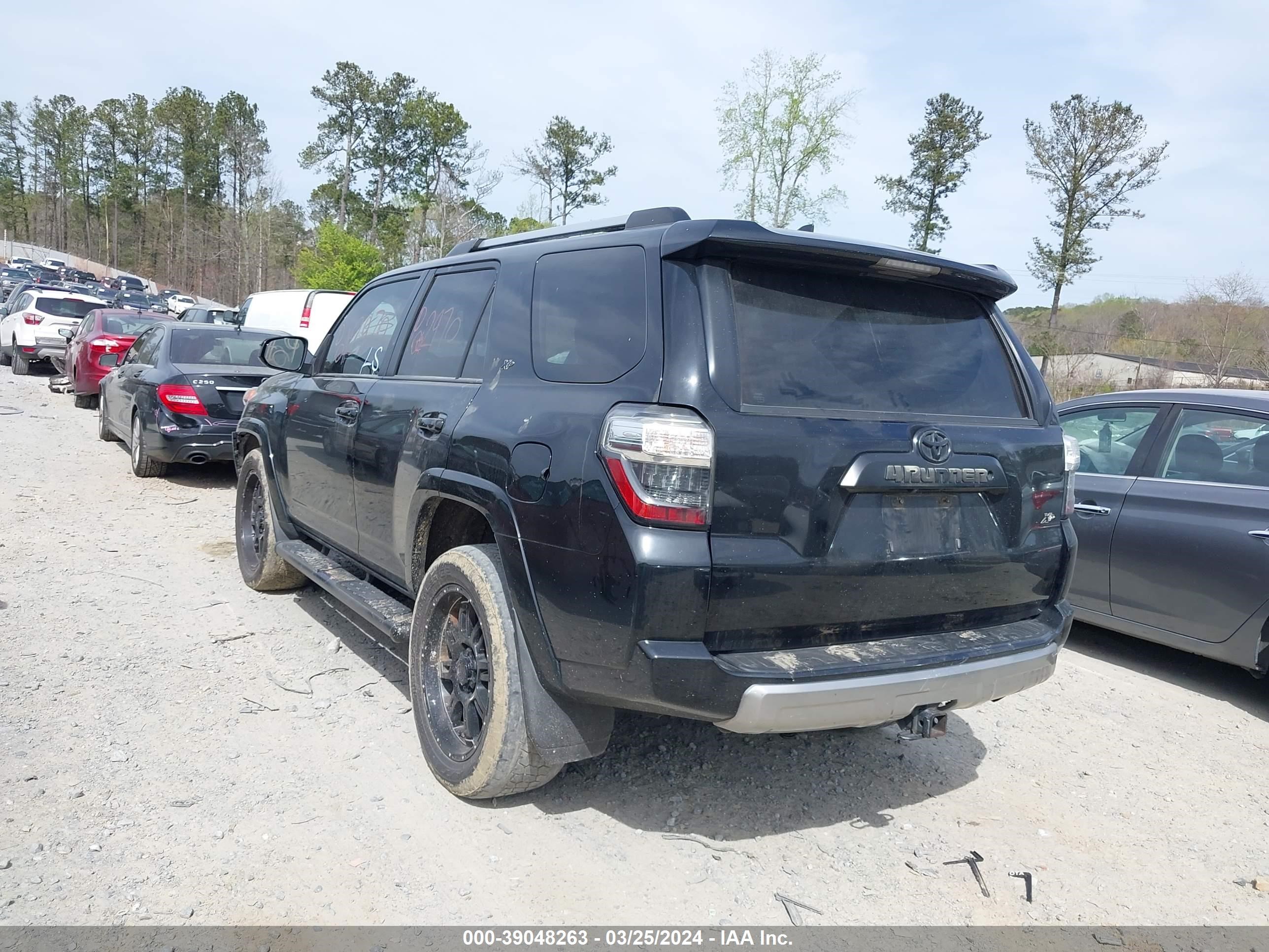 2016 Toyota 4Runner Trail vin: JTEBU5JR2G5360662