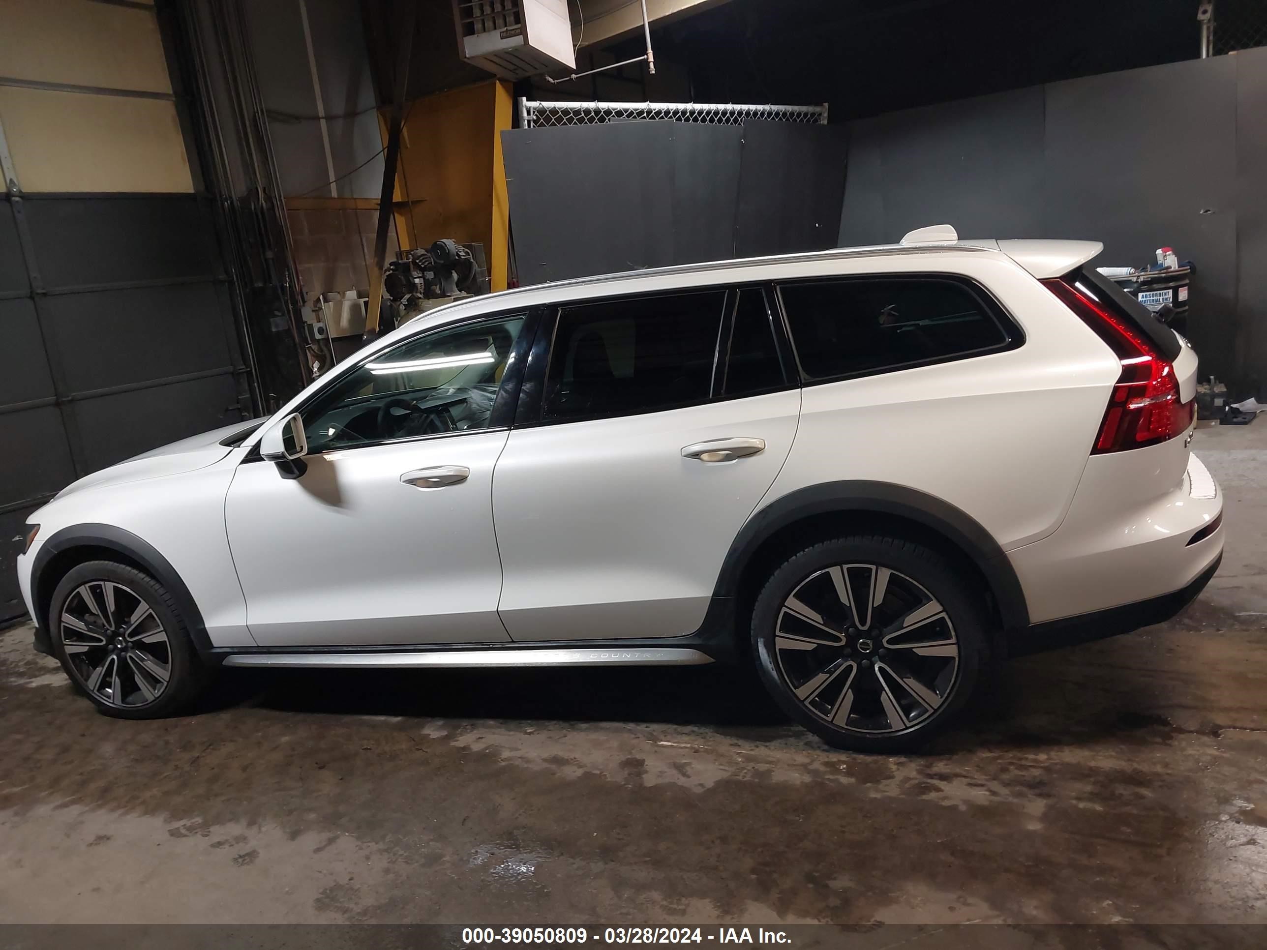 2020 Volvo V60 Cross Country T5 vin: YV4102WK2L1045428