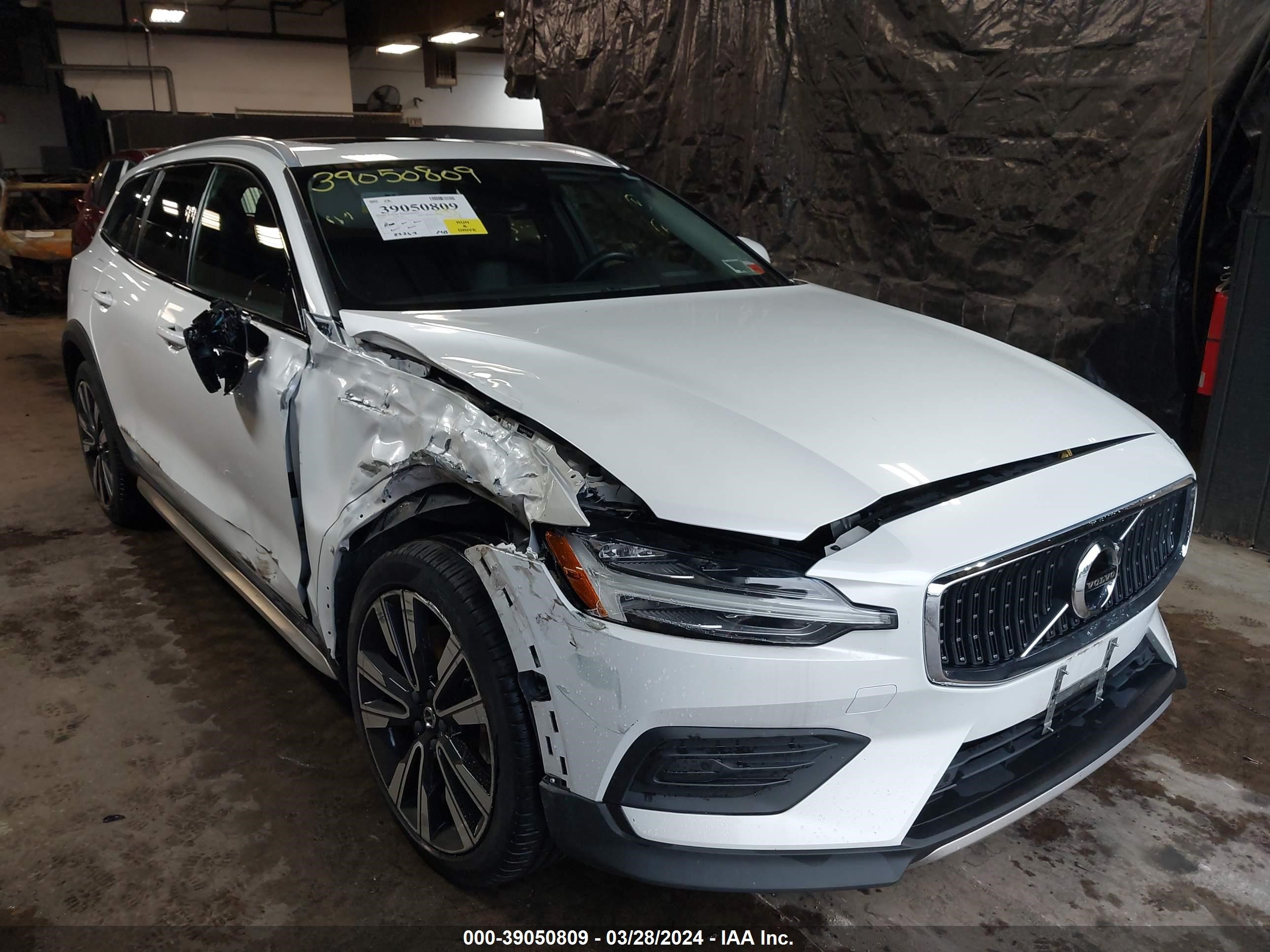 2020 Volvo V60 Cross Country T5 vin: YV4102WK2L1045428