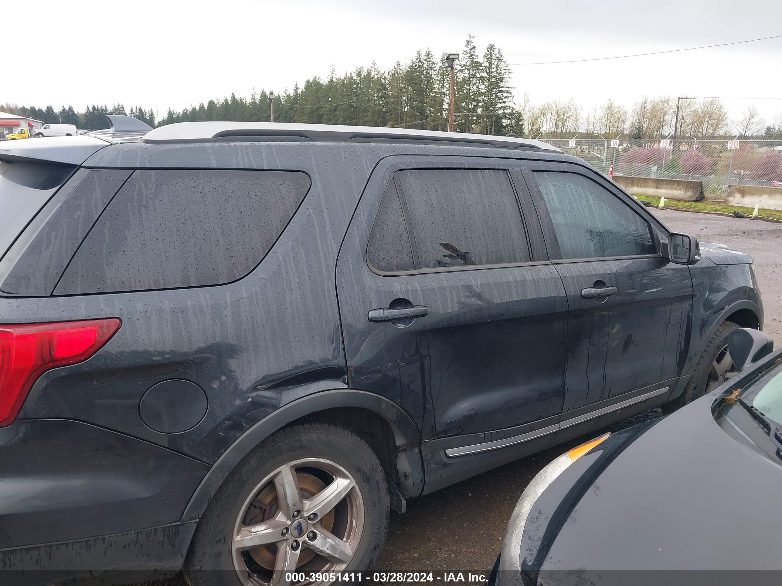 2017 Ford Explorer Xlt vin: 1FM5K8D82HGA43753