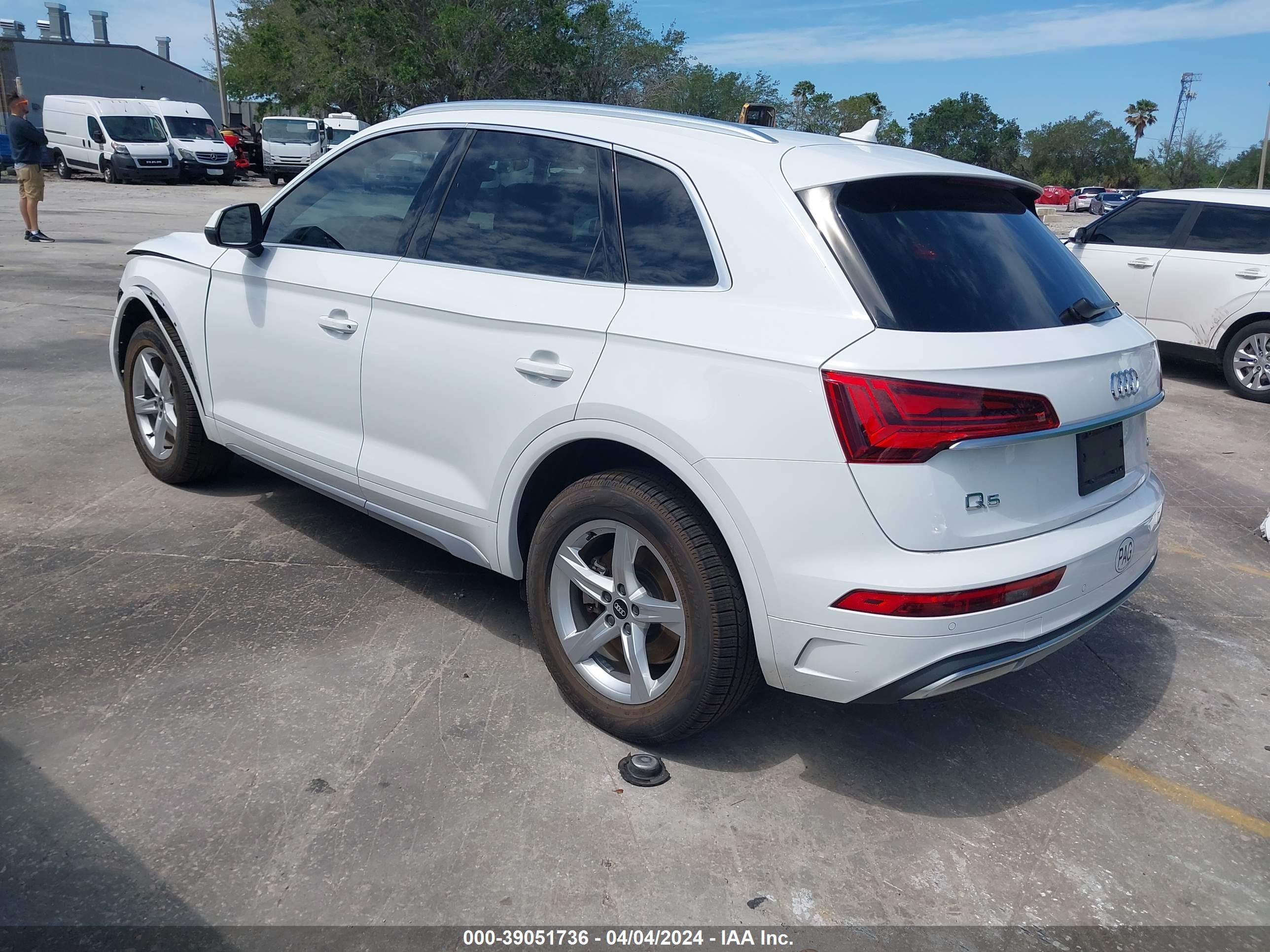 2021 Audi Q5 Premium 45 Tfsi Quattro S Tronic vin: WA1AAAFY4M2118593