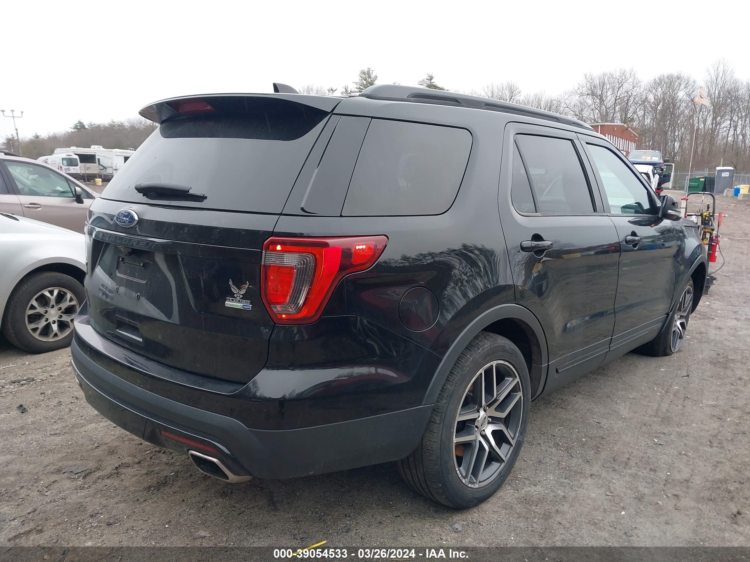 2016 Ford Explorer Sport vin: 1FM5K8GT2GGB57220