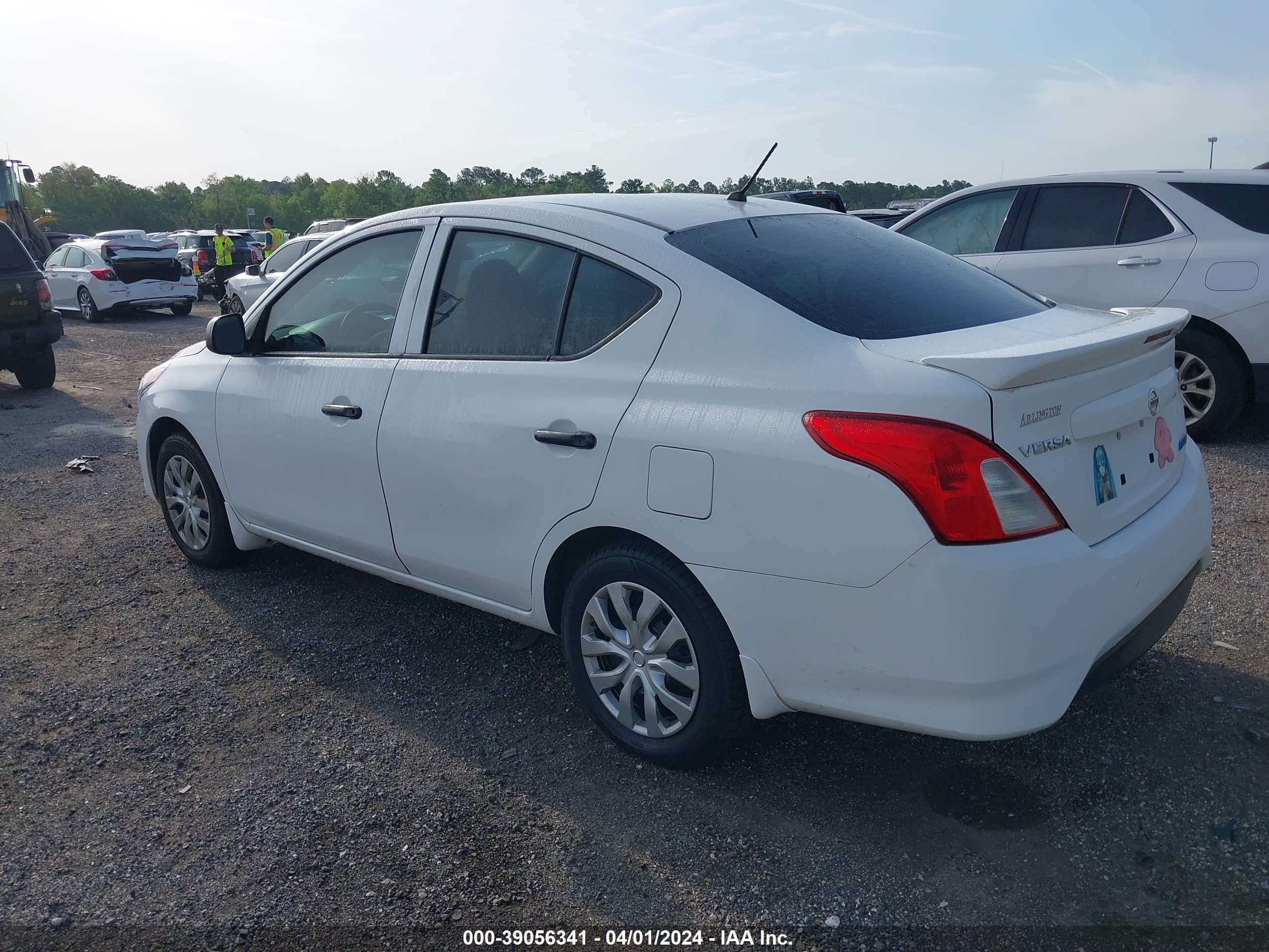 2015 Nissan Versa 1.6 S+ vin: 3N1CN7AP9FL903765