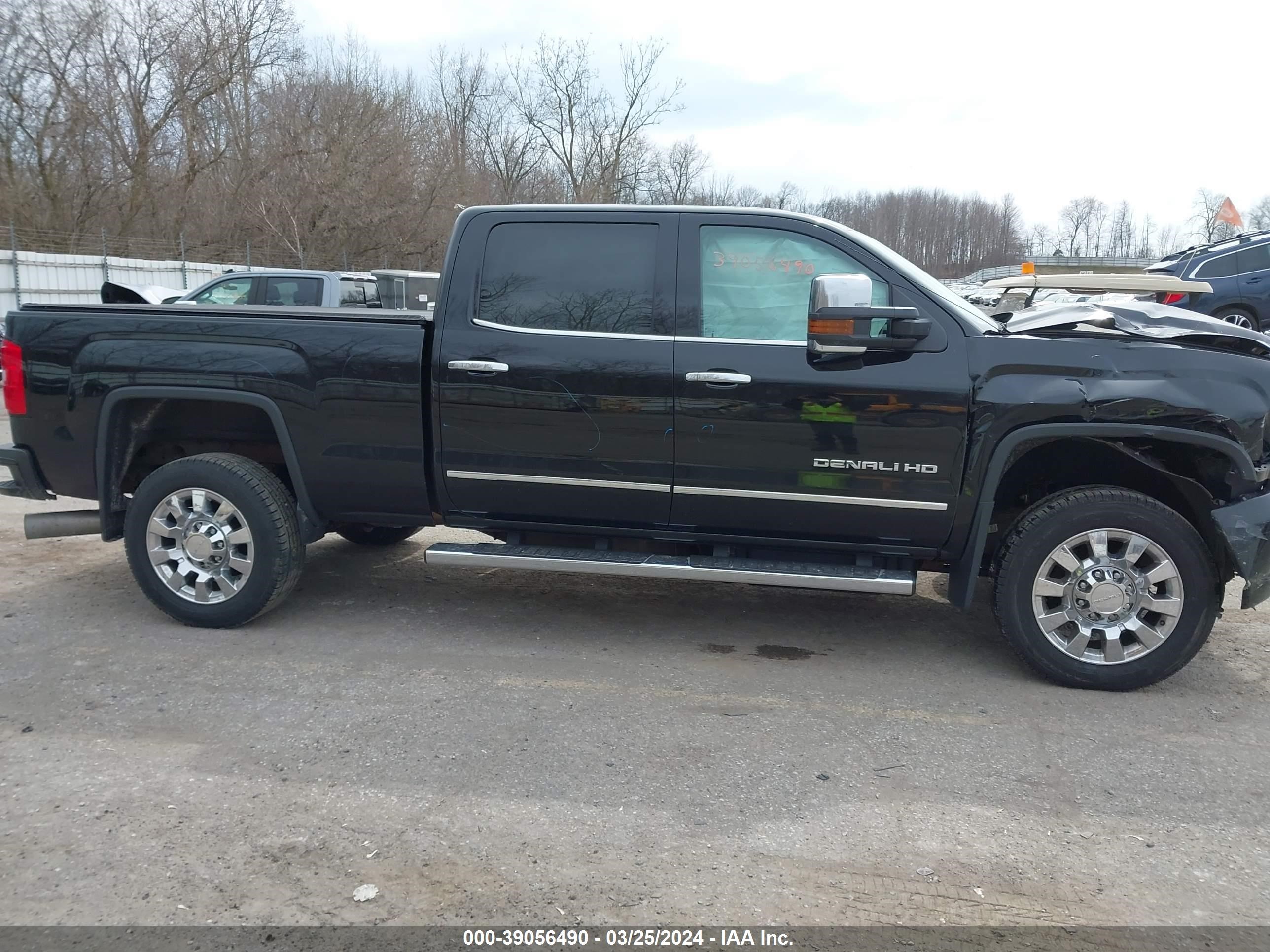 2015 GMC Sierra 2500Hd Denali vin: 1GT120E88FF614443