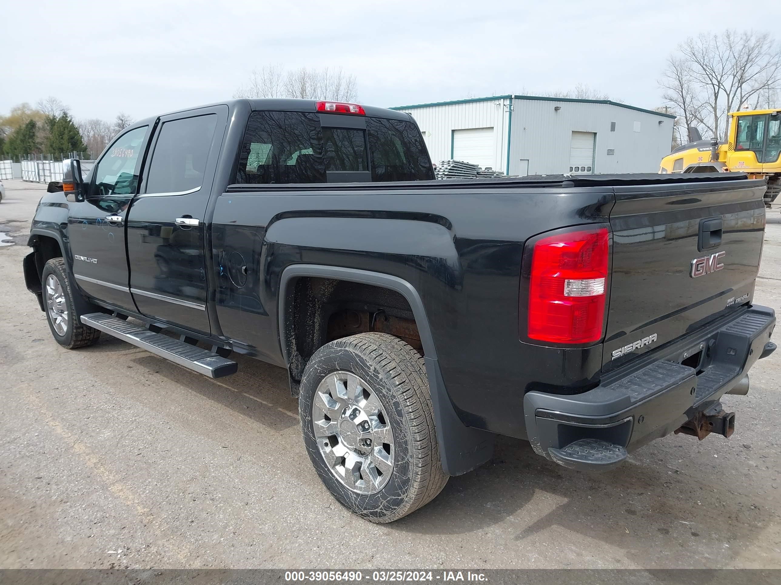 2015 GMC Sierra 2500Hd Denali vin: 1GT120E88FF614443