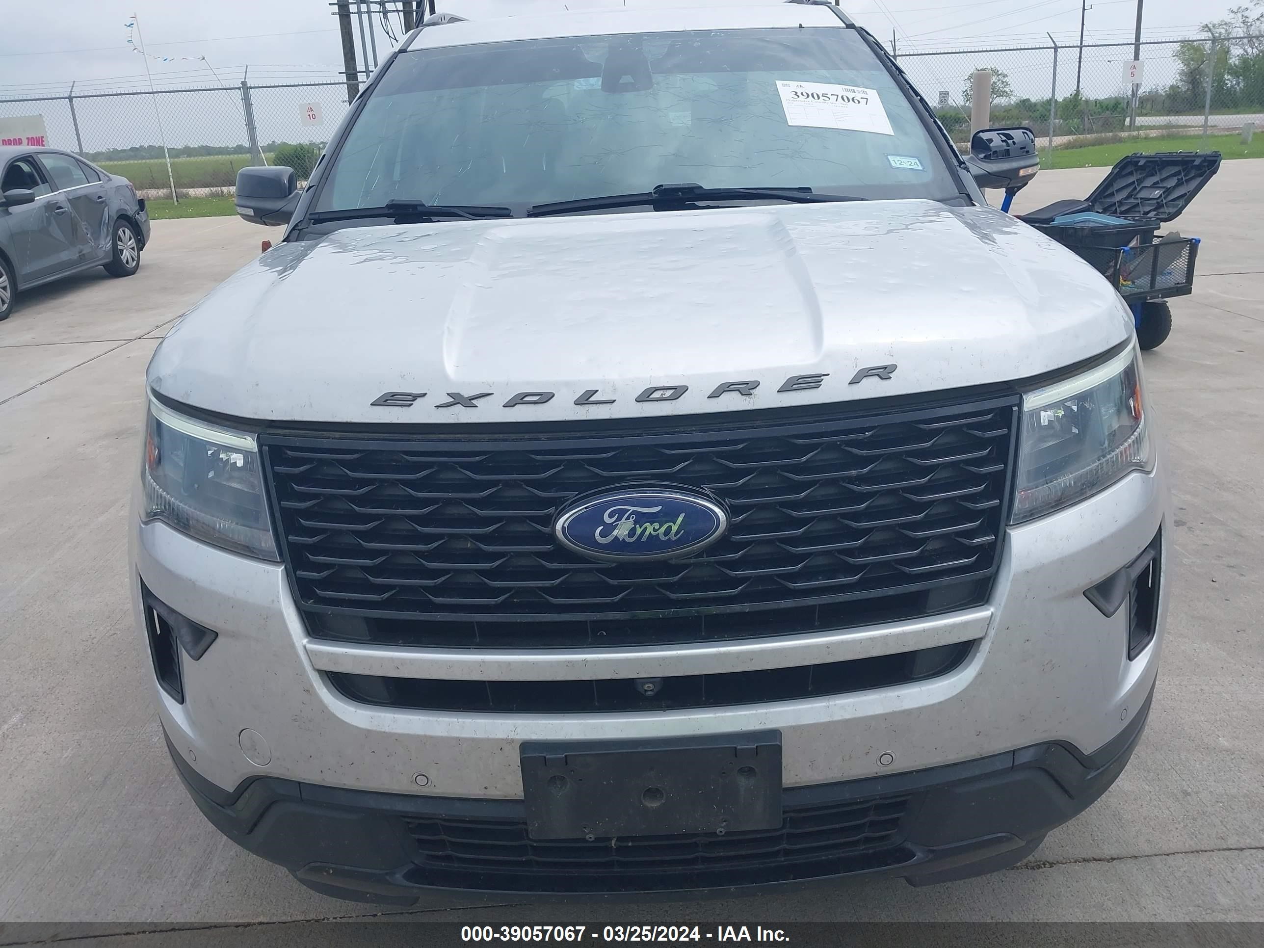 2018 Ford Explorer Sport vin: 1FM5K8GT3JGC69614