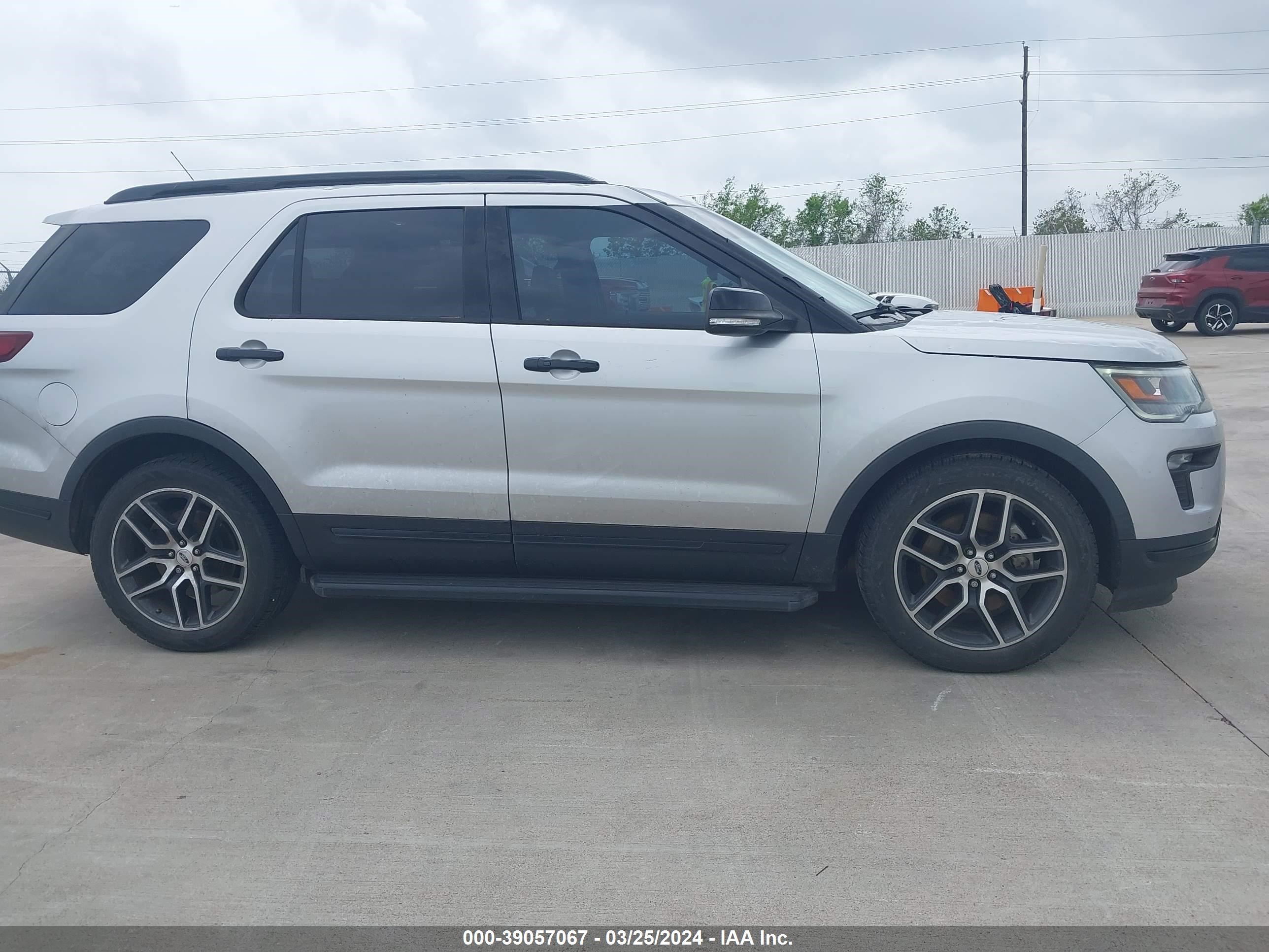 2018 Ford Explorer Sport vin: 1FM5K8GT3JGC69614