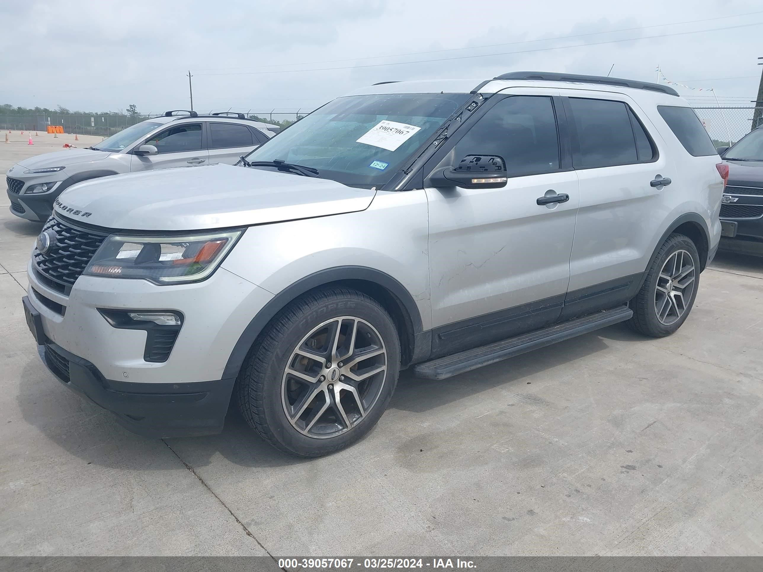 2018 Ford Explorer Sport vin: 1FM5K8GT3JGC69614