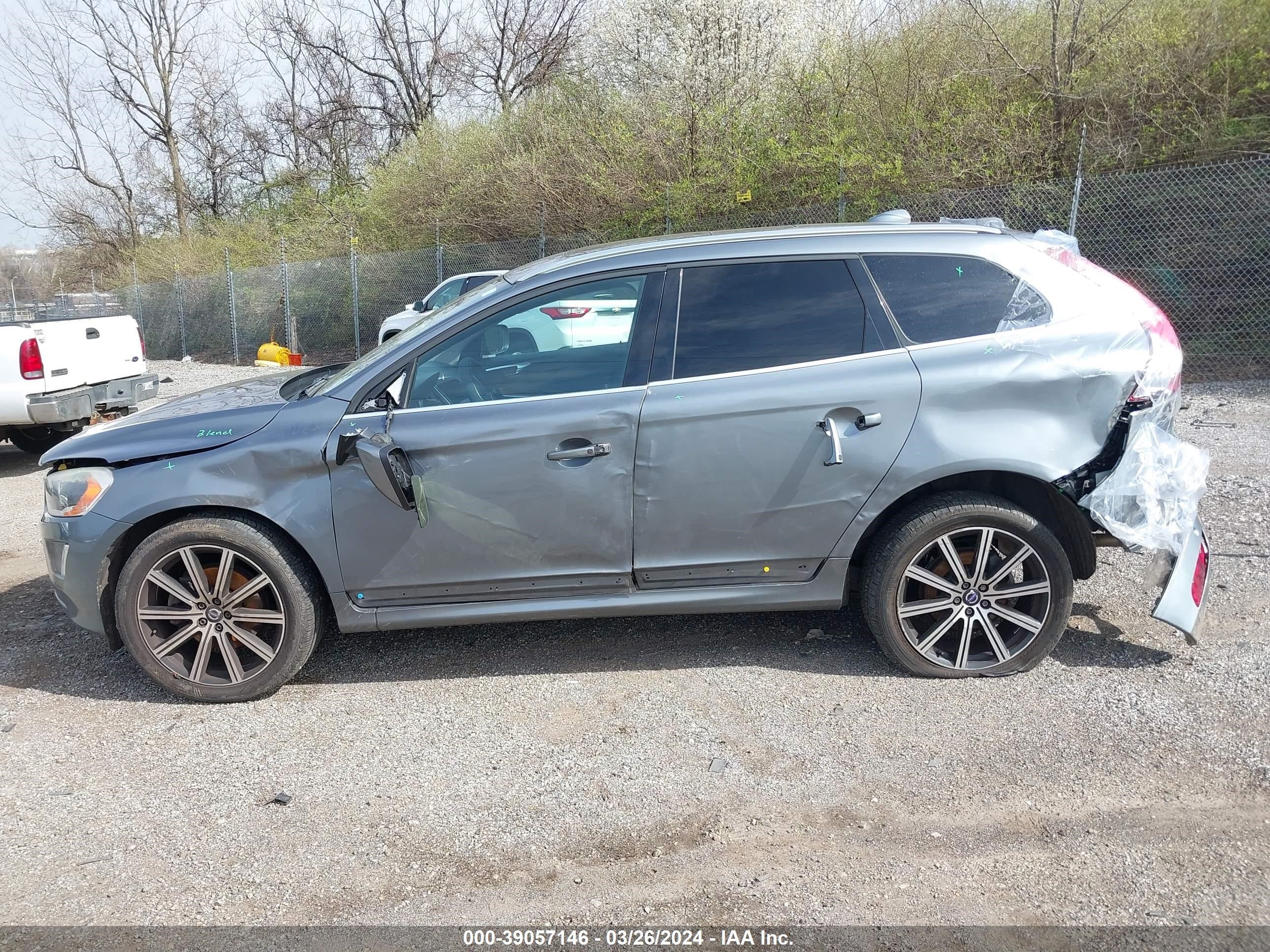 2017 Volvo Xc60 T6 Inscription vin: YV449MRU7H2011773