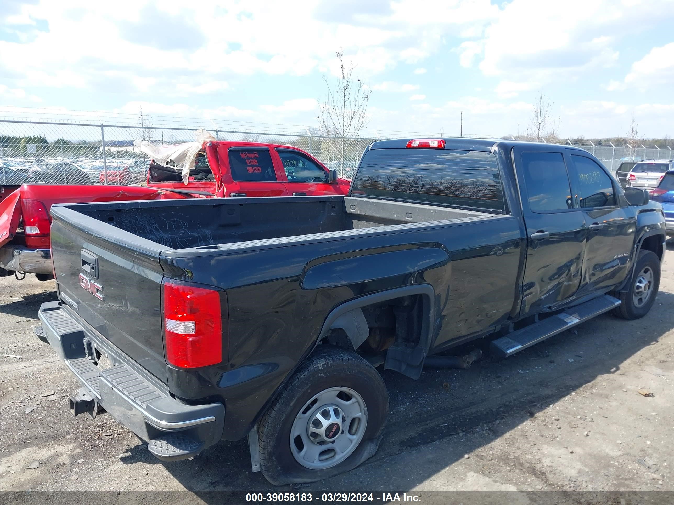 2018 GMC Sierra 2500Hd vin: 1GT12REG0JF211089