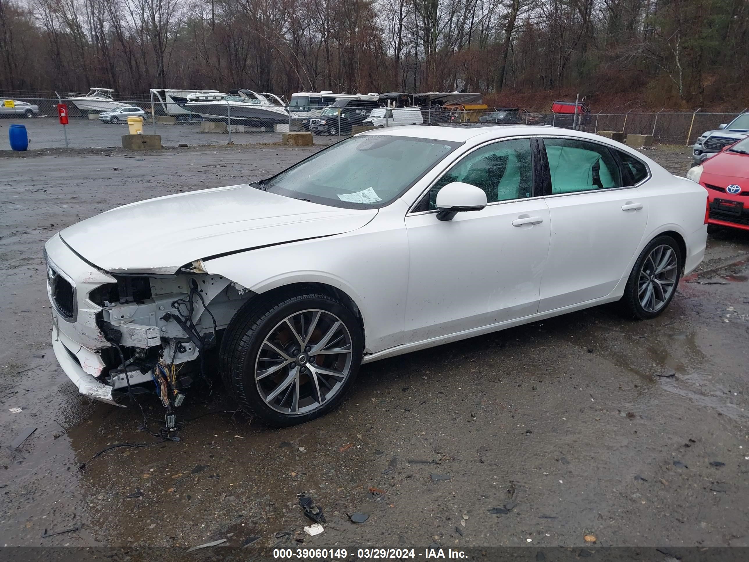 2018 Volvo S90 T5 Momentum vin: LVY982MK9JP030803