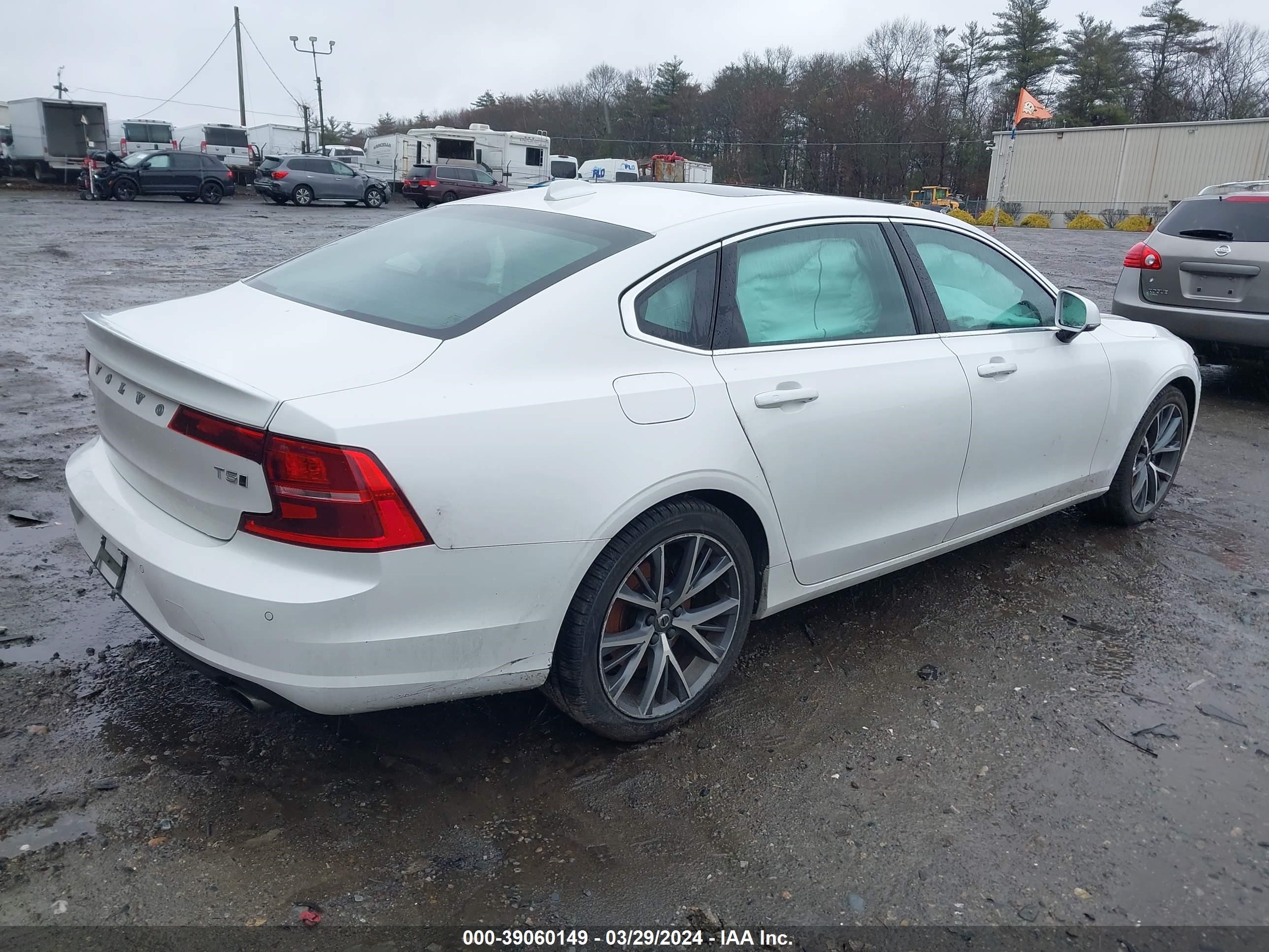 2018 Volvo S90 T5 Momentum vin: LVY982MK9JP030803