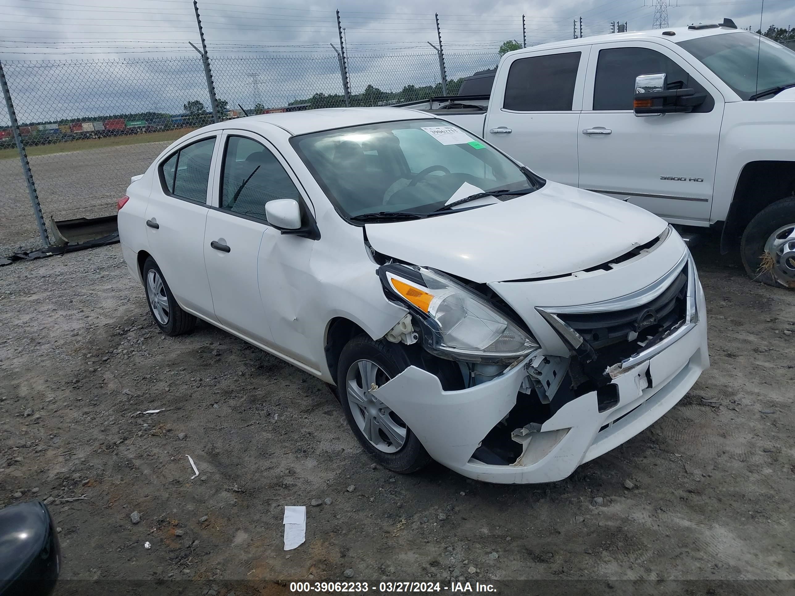 2017 Nissan Versa 1.6 S+ vin: 3N1CN7AP6HL827439