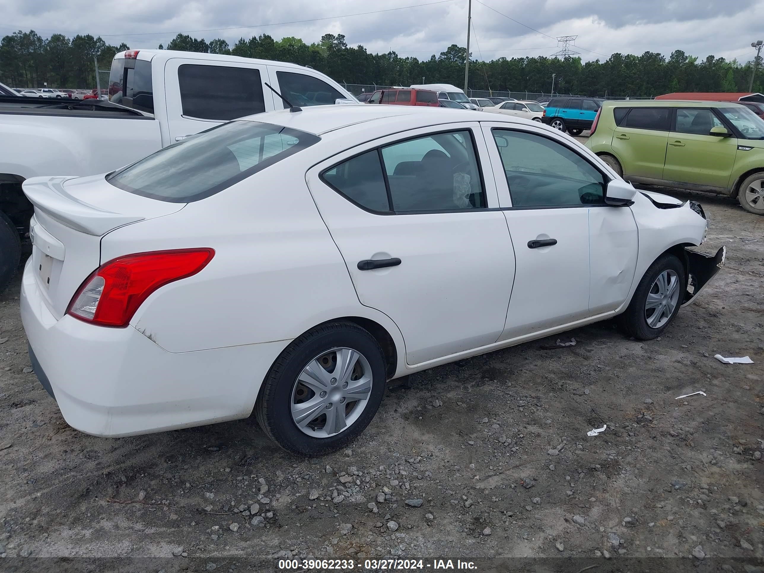 2017 Nissan Versa 1.6 S+ vin: 3N1CN7AP6HL827439