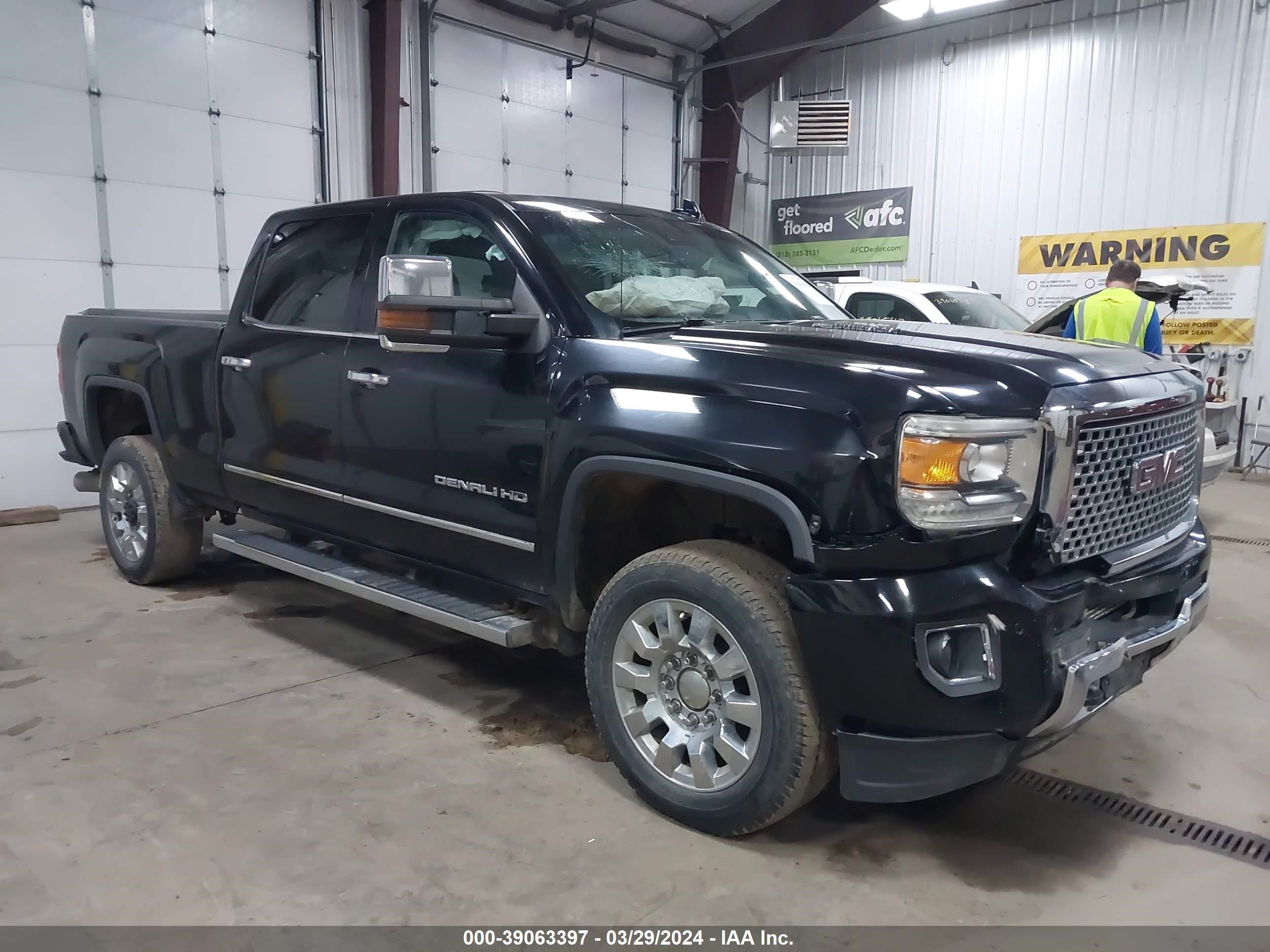 2015 GMC Sierra 2500Hd Denali vin: 1GT120E80FF524638