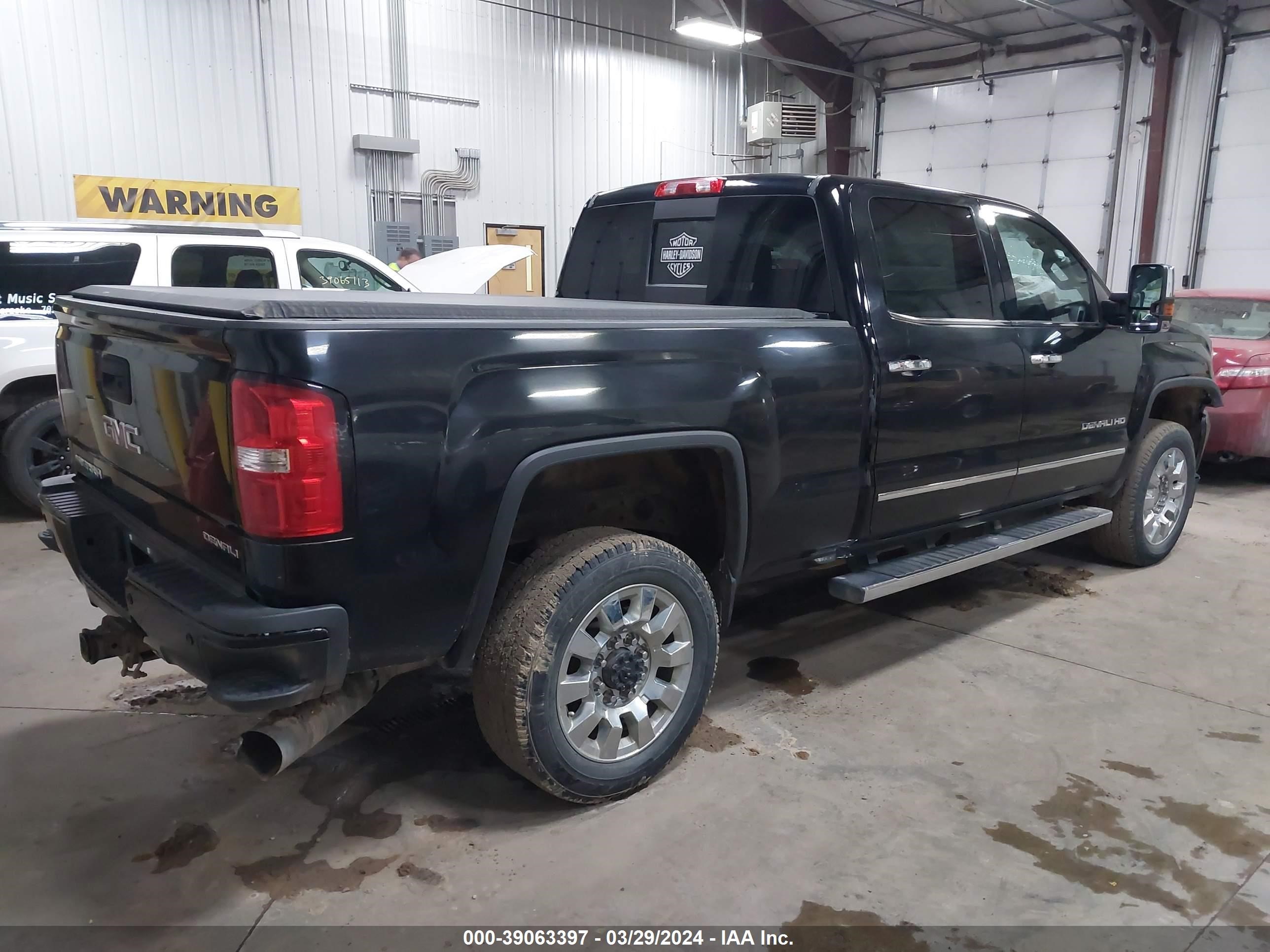 2015 GMC Sierra 2500Hd Denali vin: 1GT120E80FF524638