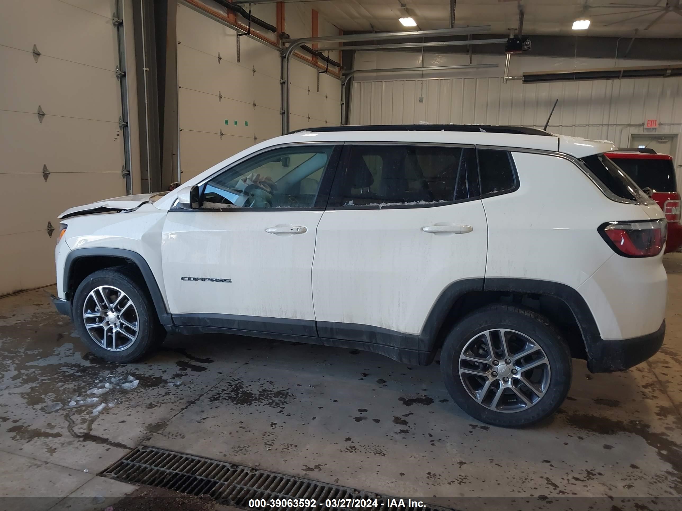 2020 Jeep Compass Latitude 4X4 vin: 3C4NJDBB7LT155127