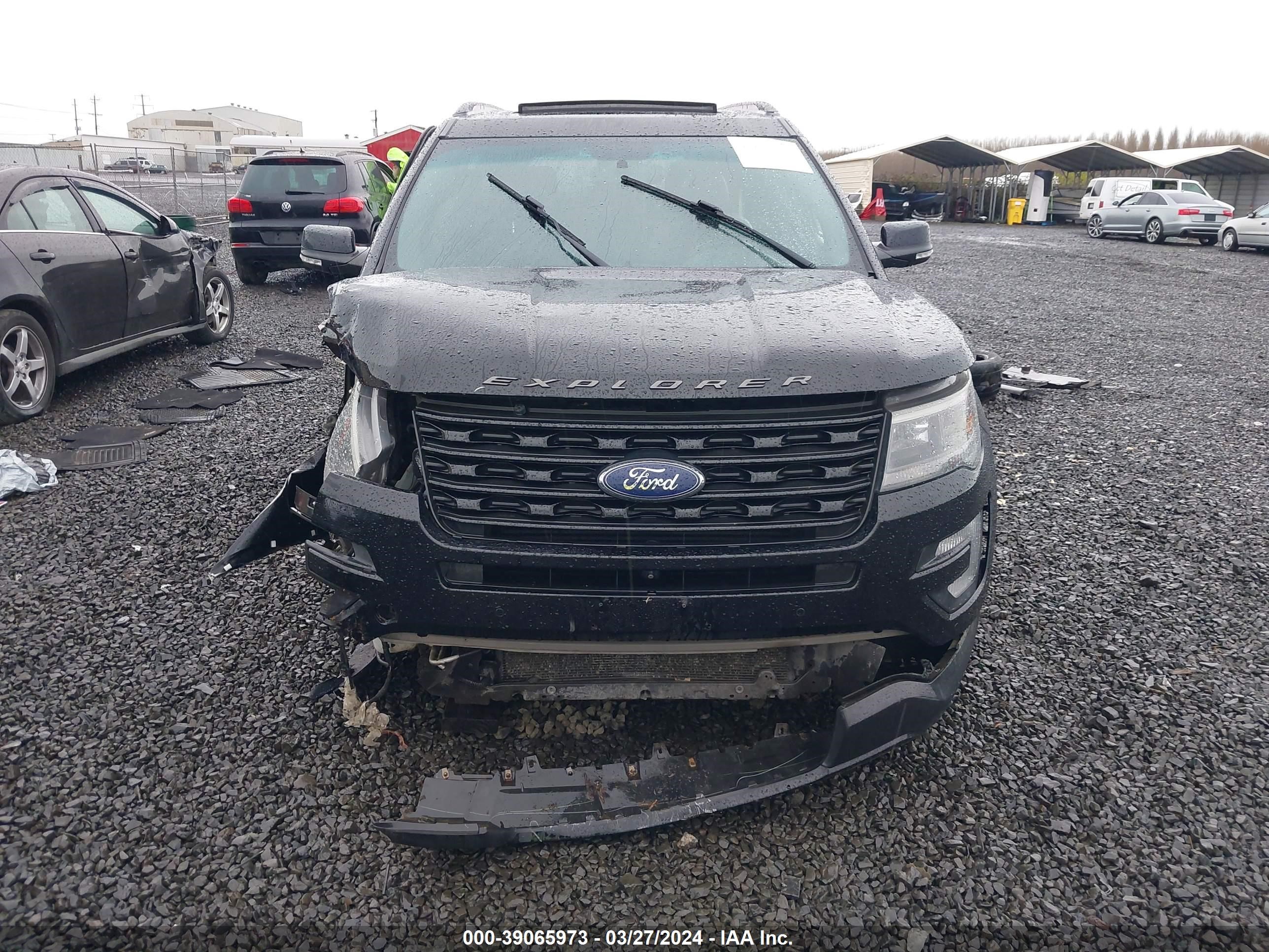 2016 Ford Explorer Sport vin: 1FM5K8GT7GGC12745