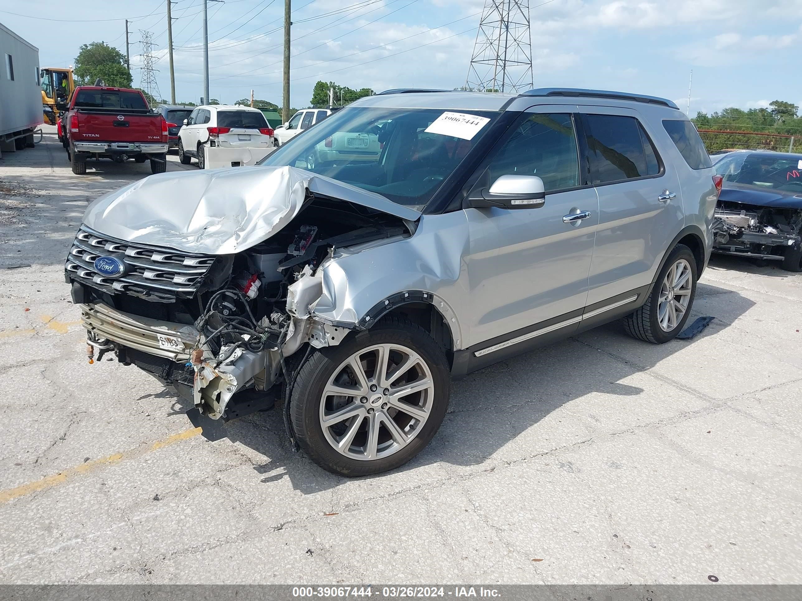 2017 Ford Explorer Limited vin: 1FM5K7F87HGC33474