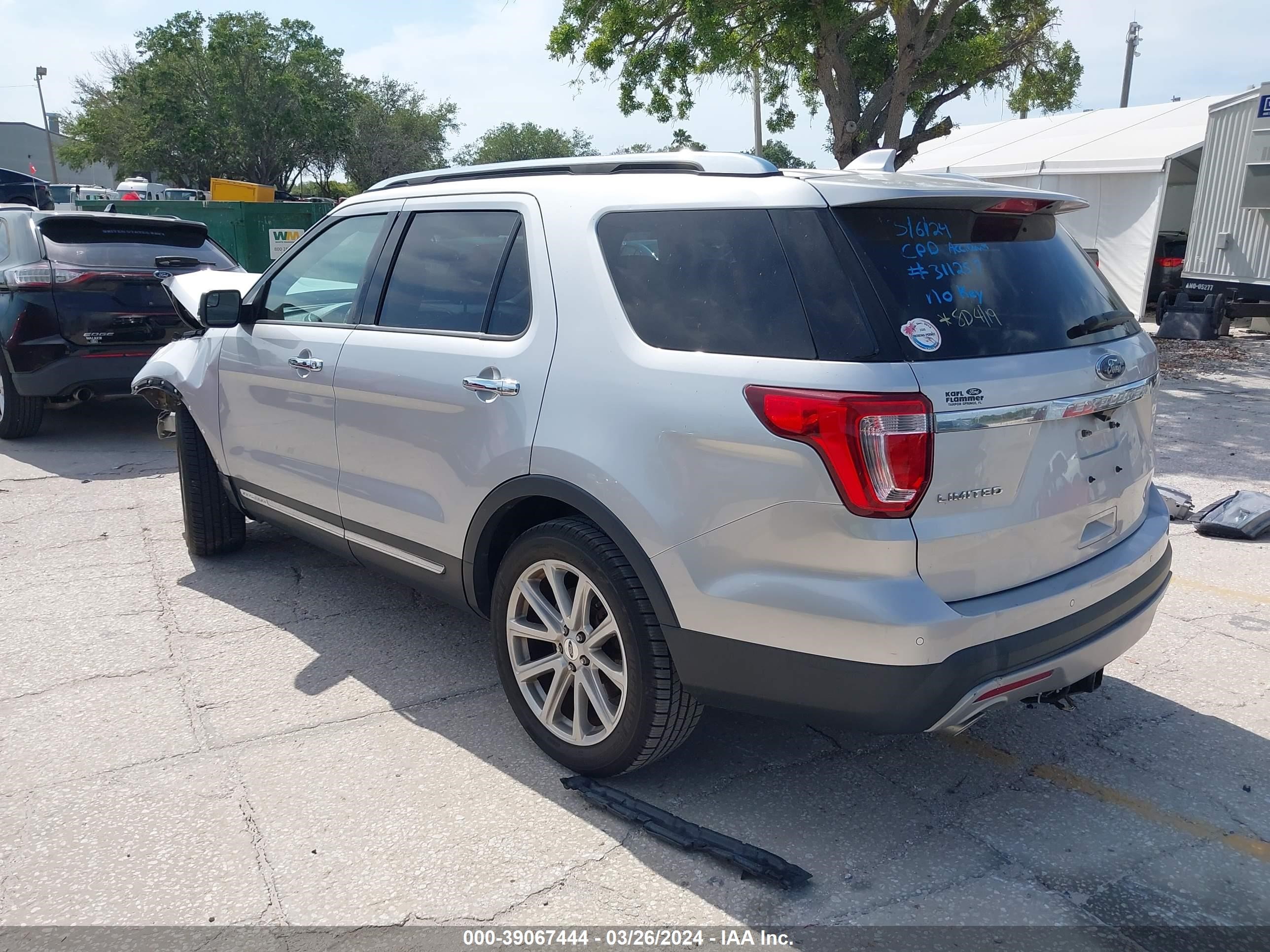 2017 Ford Explorer Limited vin: 1FM5K7F87HGC33474