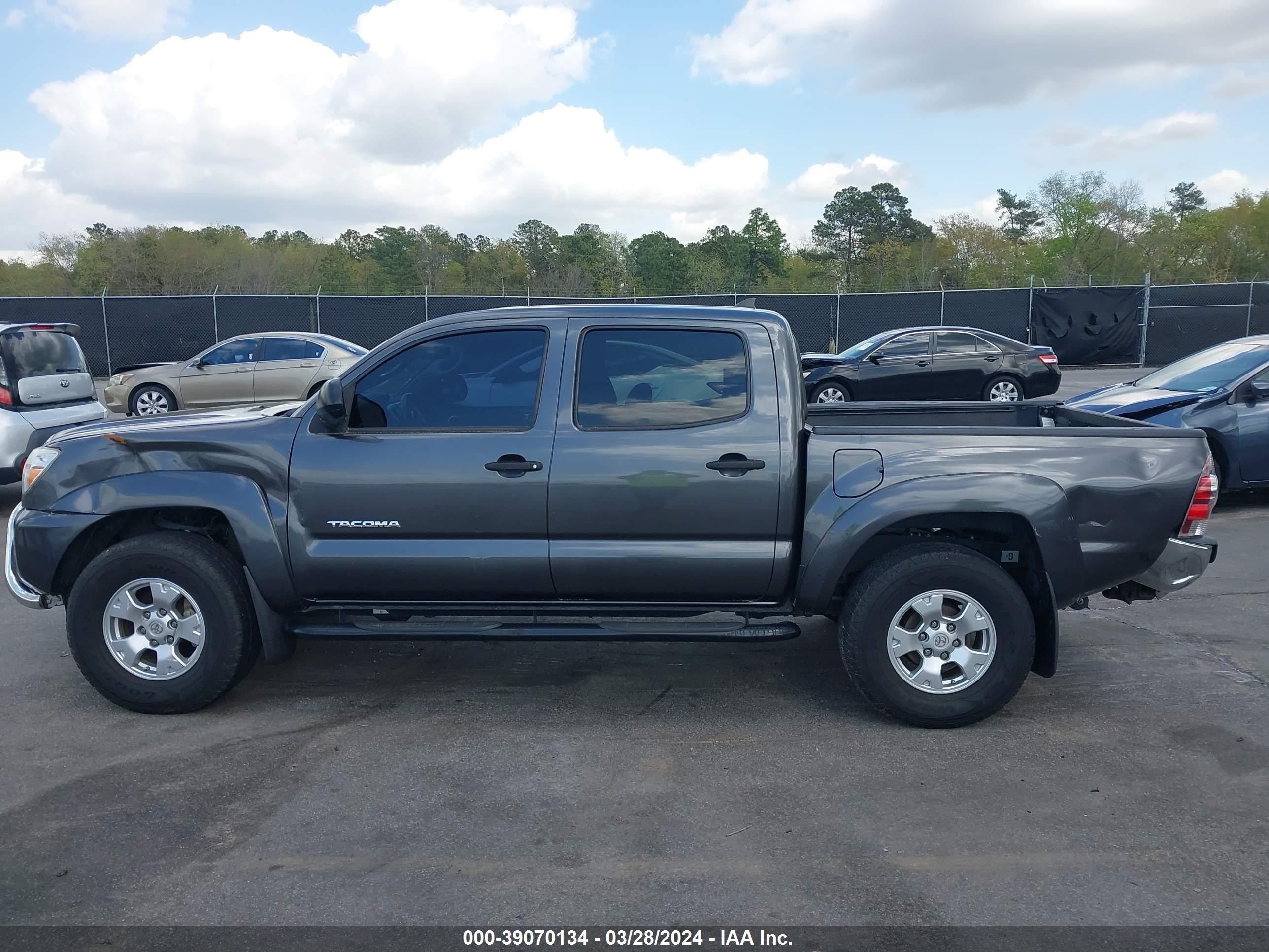 2014 Toyota Tacoma Base V6 vin: 3TMLU4EN6EM161471