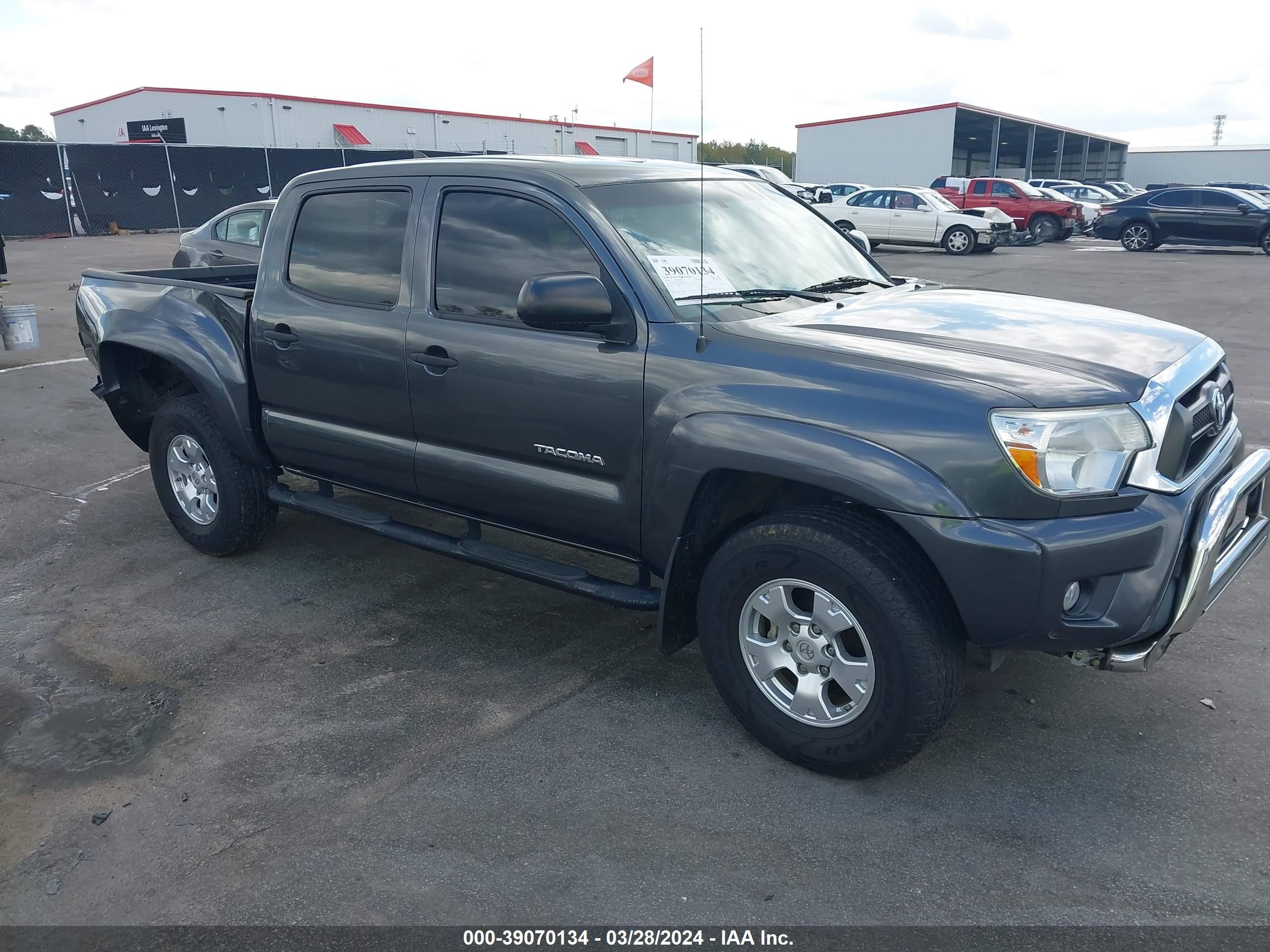 2014 Toyota Tacoma Base V6 vin: 3TMLU4EN6EM161471