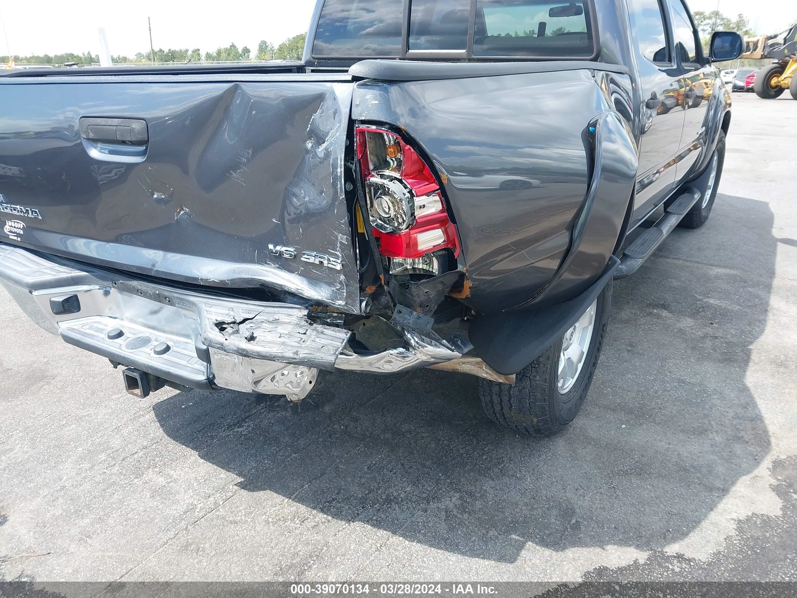 2014 Toyota Tacoma Base V6 vin: 3TMLU4EN6EM161471