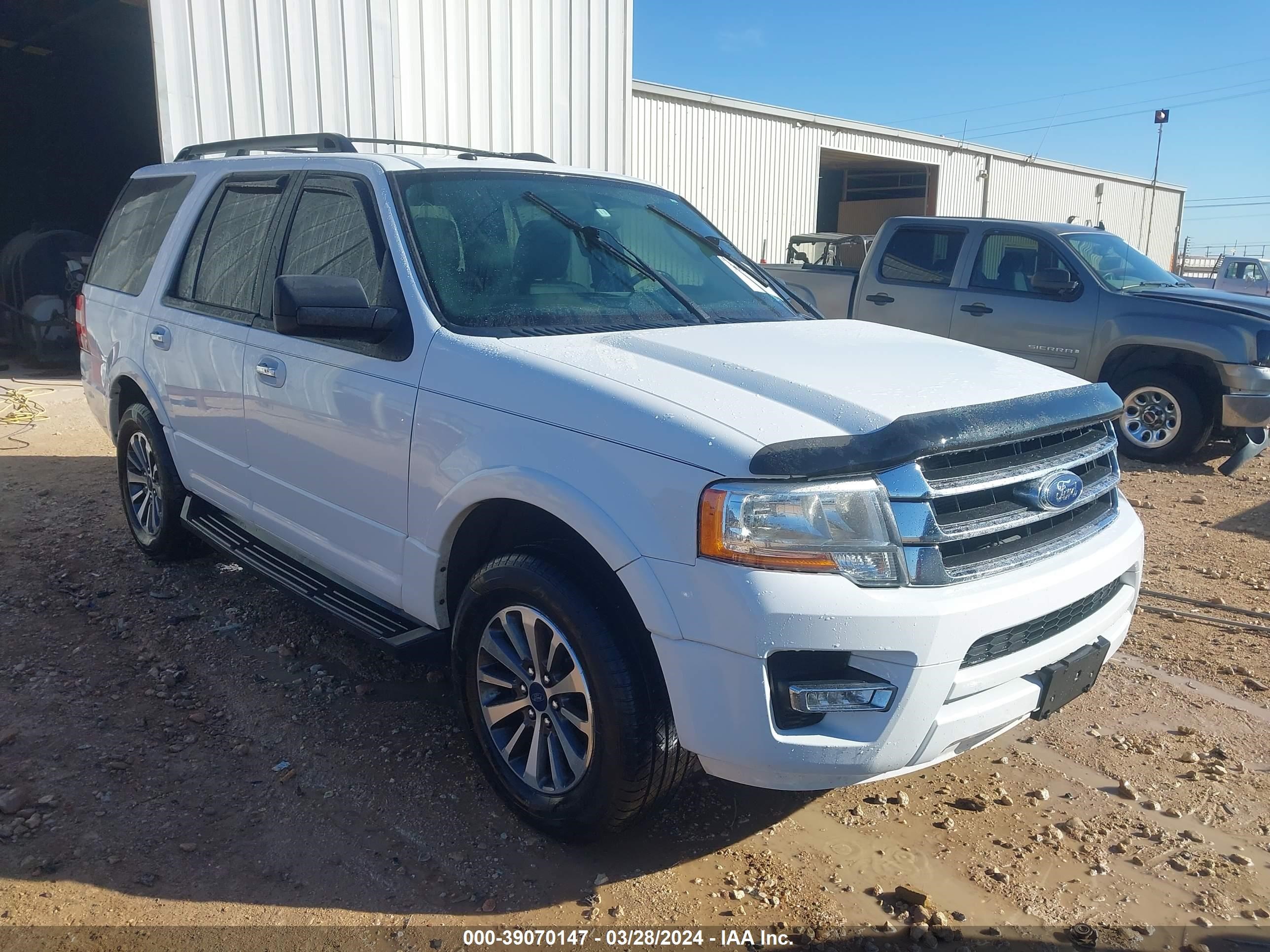 2017 Ford Expedition Xlt vin: 1FMJU1HT4HEA12272