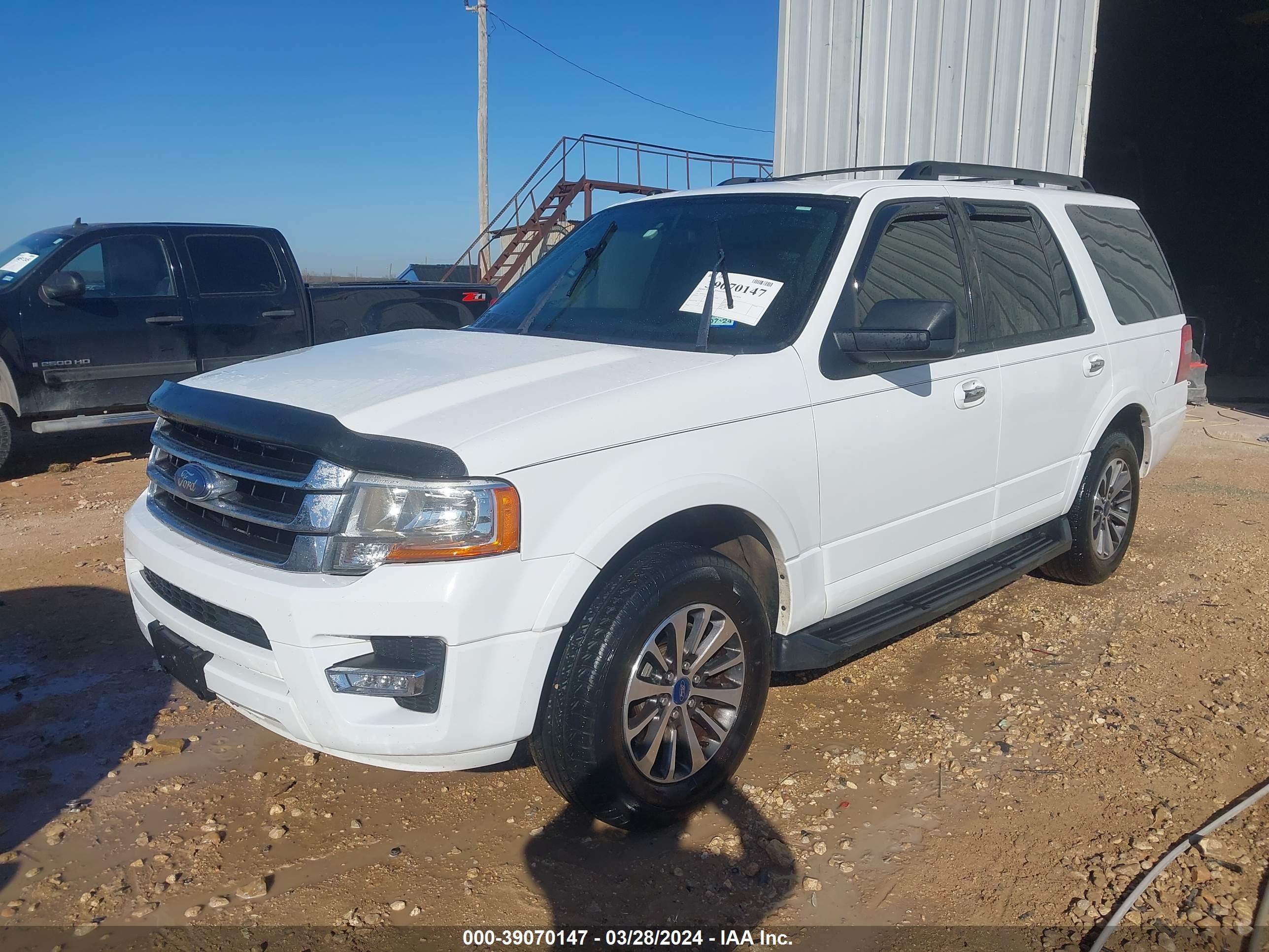 2017 Ford Expedition Xlt vin: 1FMJU1HT4HEA12272