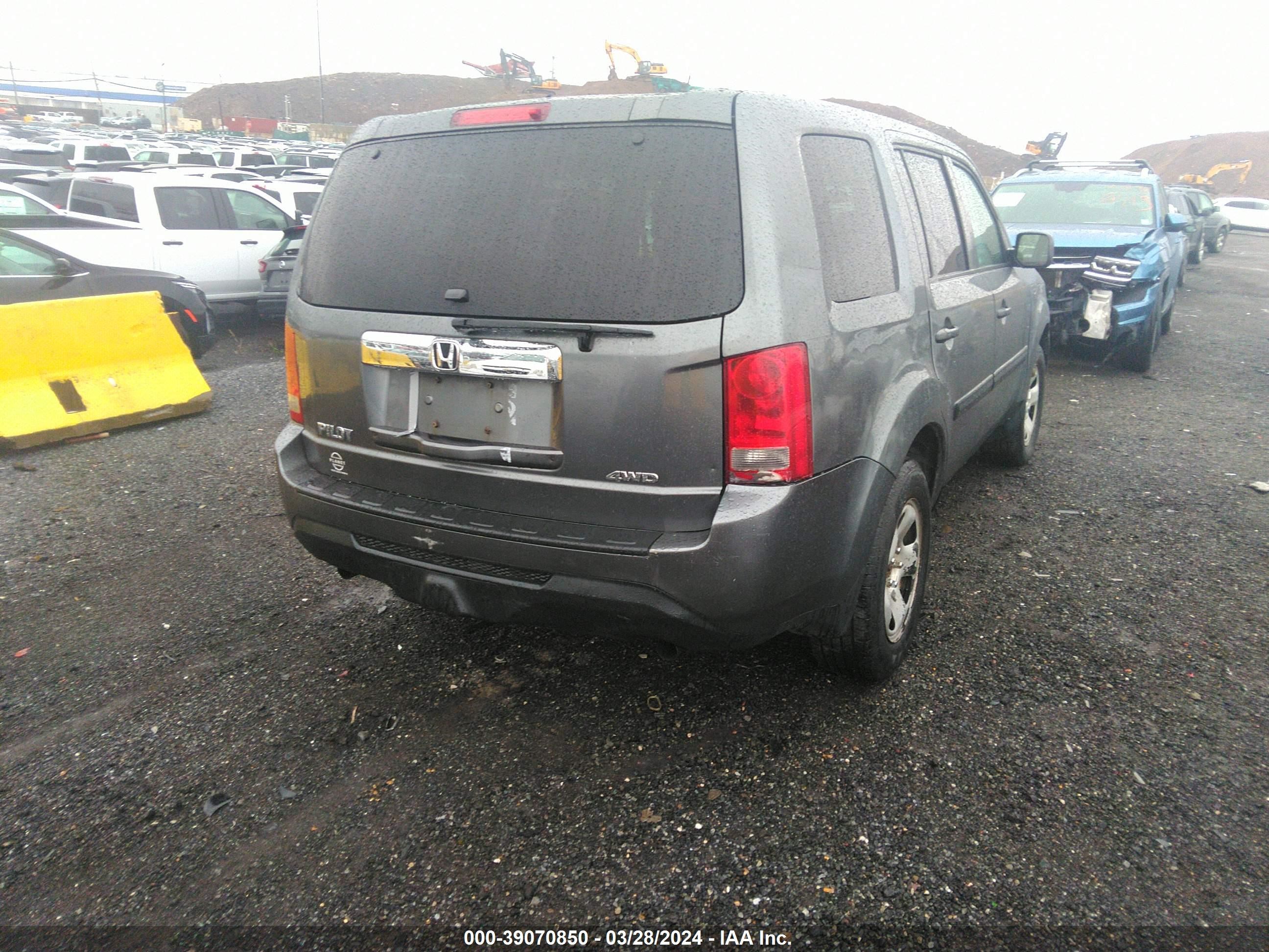 2012 Honda Pilot Lx vin: 5FNYF4H25CB001648