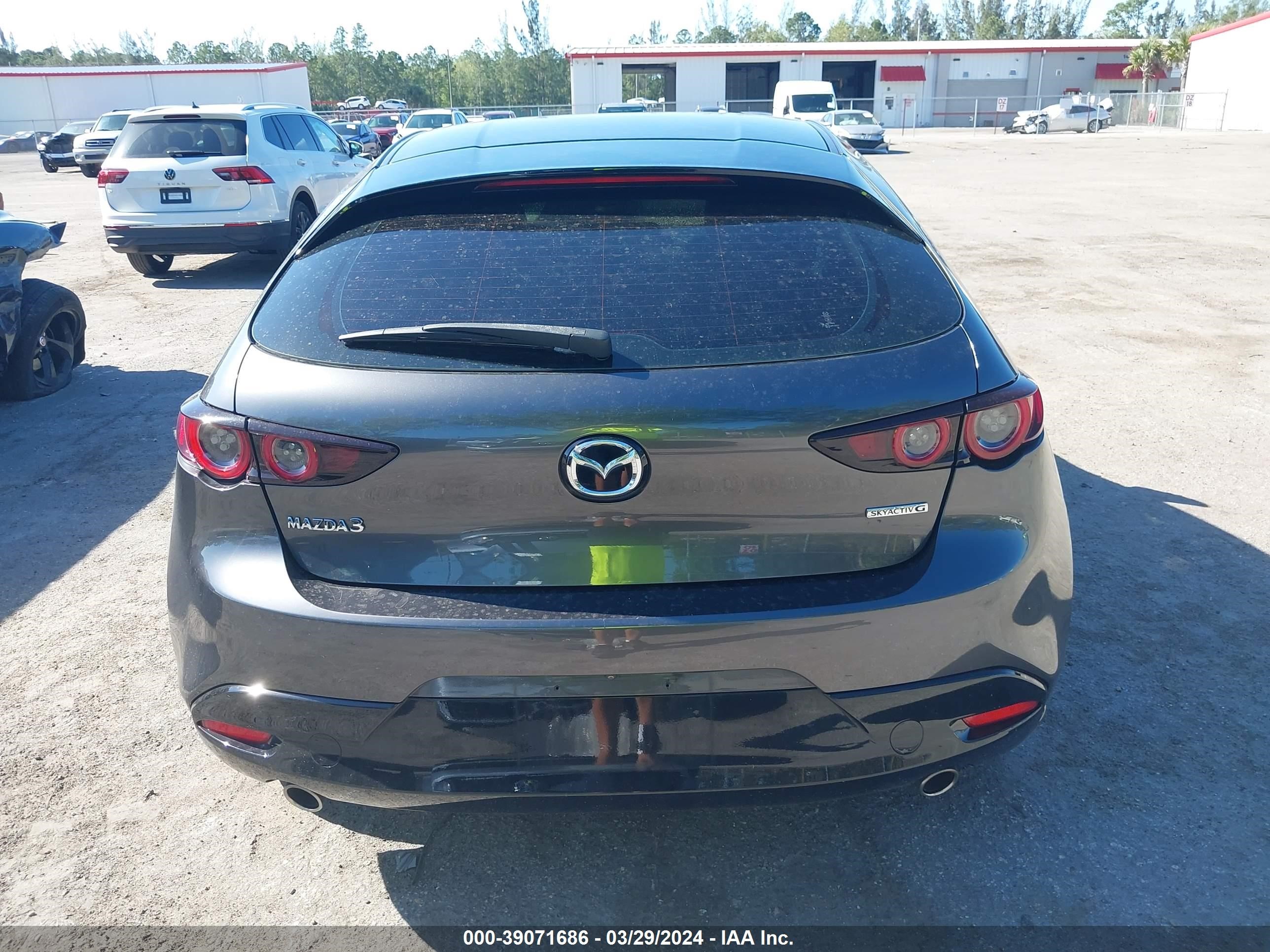 2021 Mazda Mazda3 Select vin: JM1BPAKL7M1315573