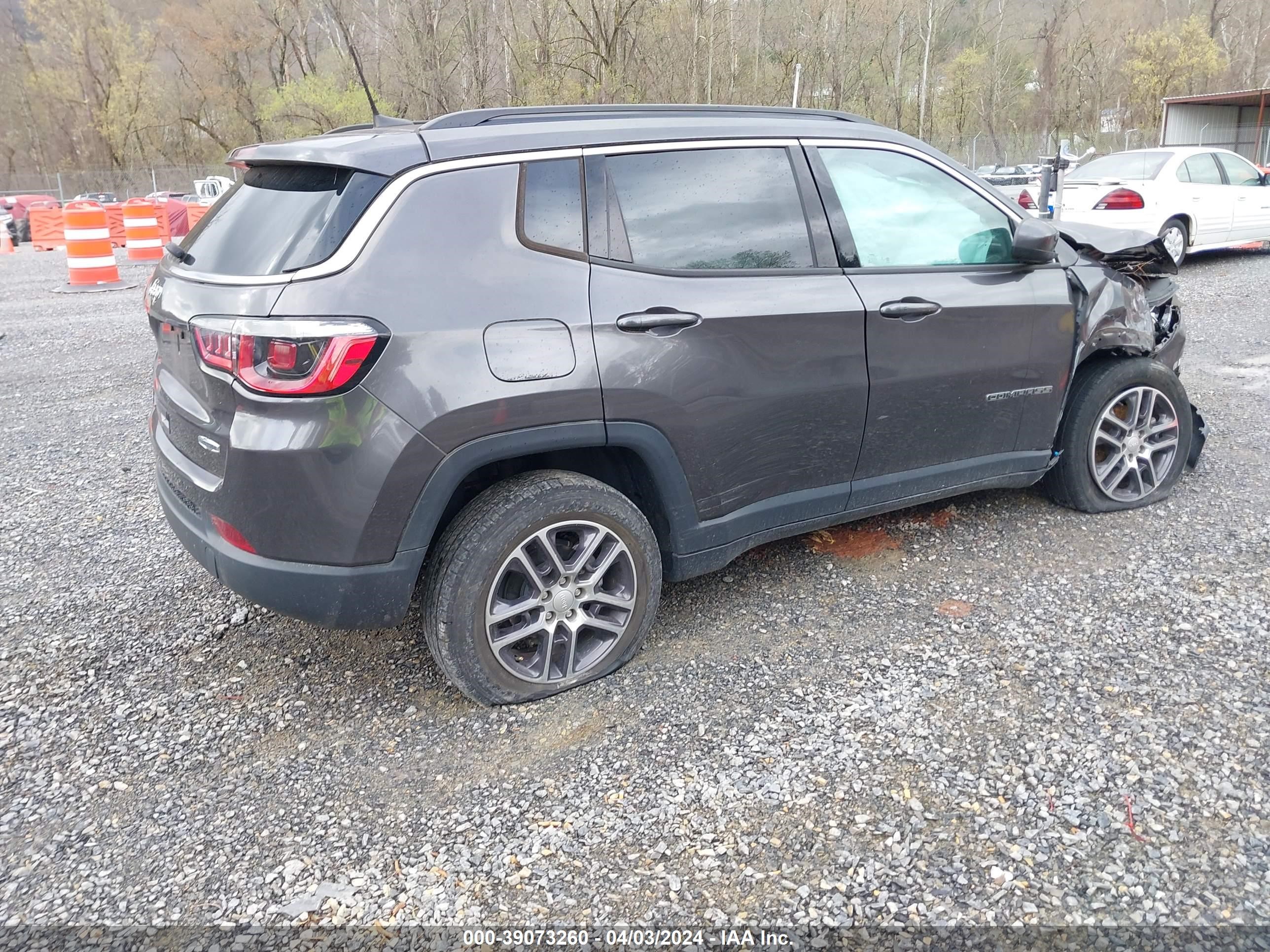 2020 Jeep Compass Latitude 4X4 vin: 3C4NJDBB9LT157509