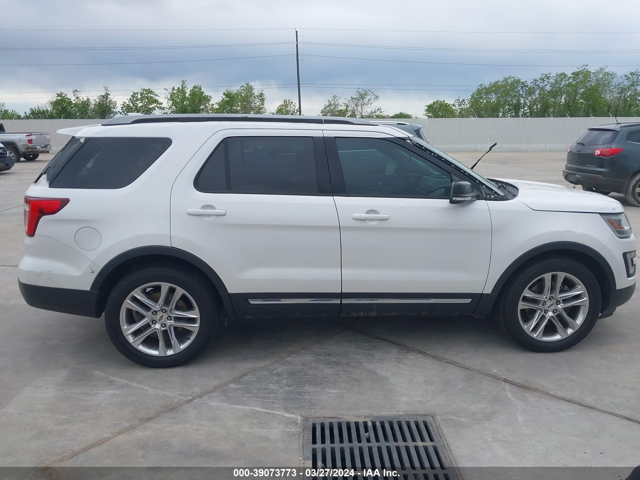 2017 Ford Explorer Xlt vin: 1FM5K7D81HGB27590