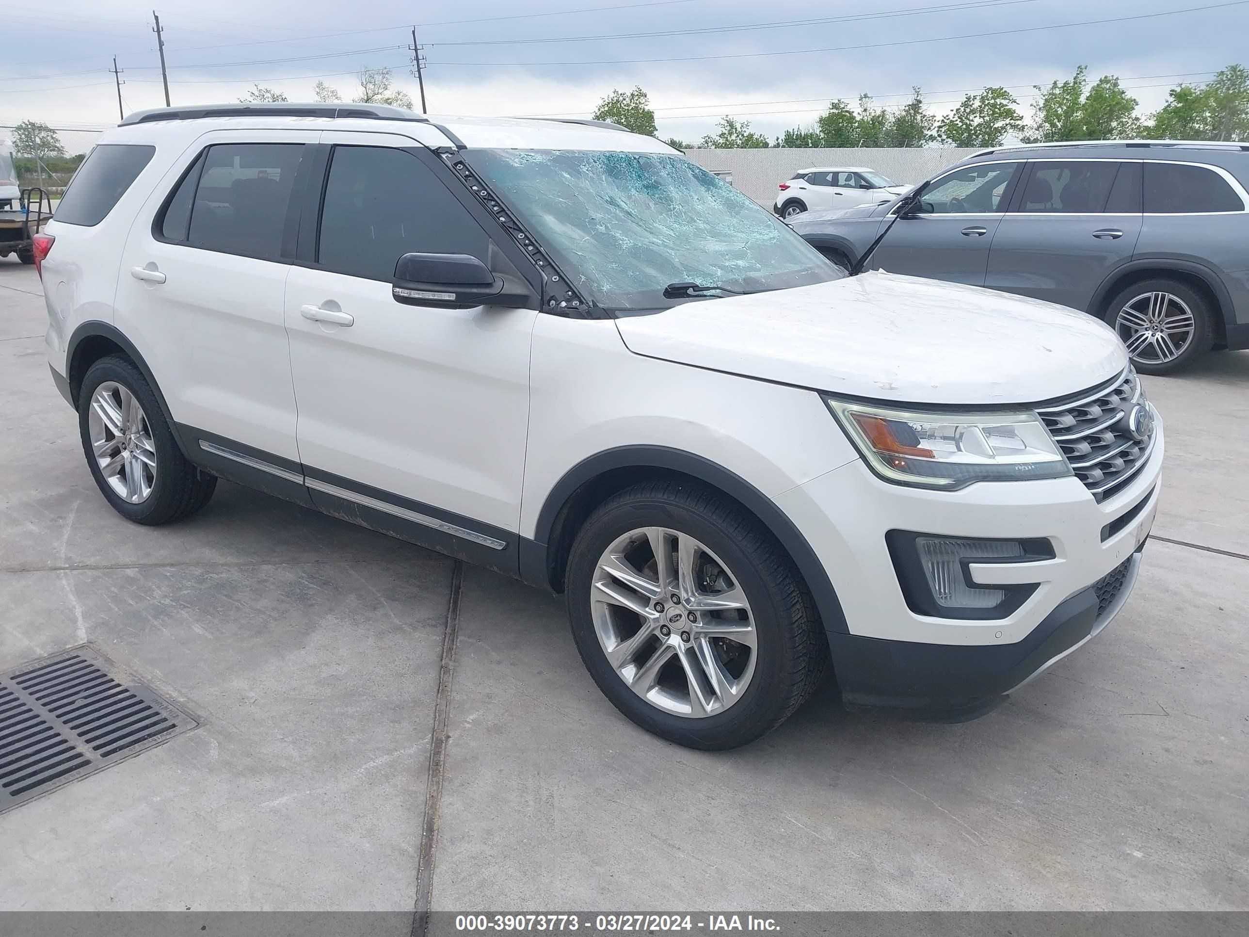 2017 Ford Explorer Xlt vin: 1FM5K7D81HGB27590