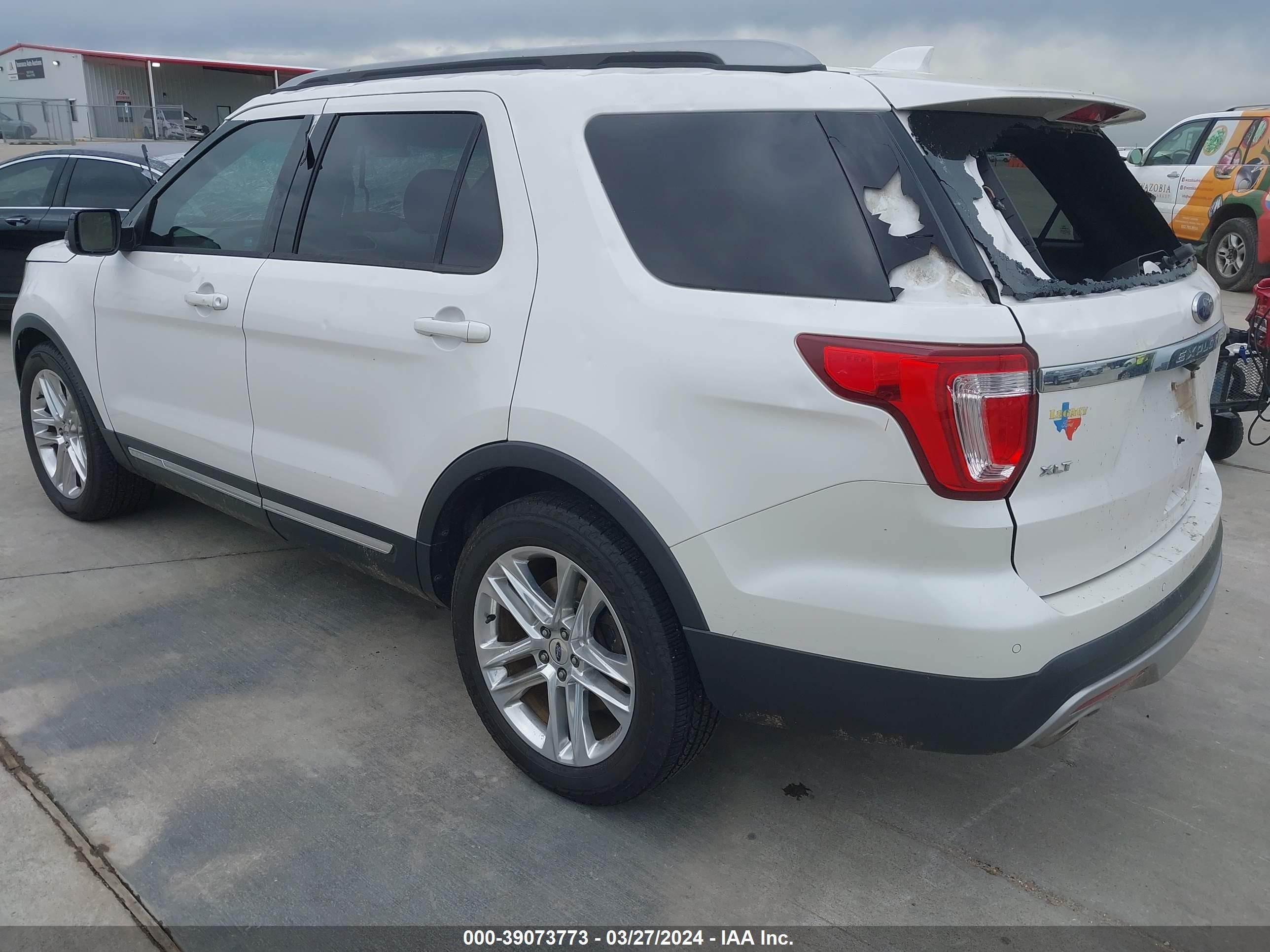 2017 Ford Explorer Xlt vin: 1FM5K7D81HGB27590