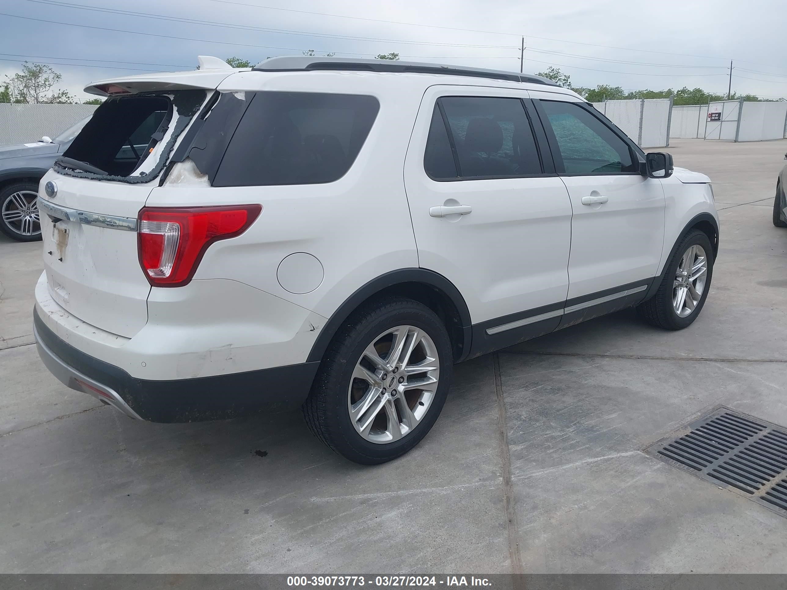 2017 Ford Explorer Xlt vin: 1FM5K7D81HGB27590