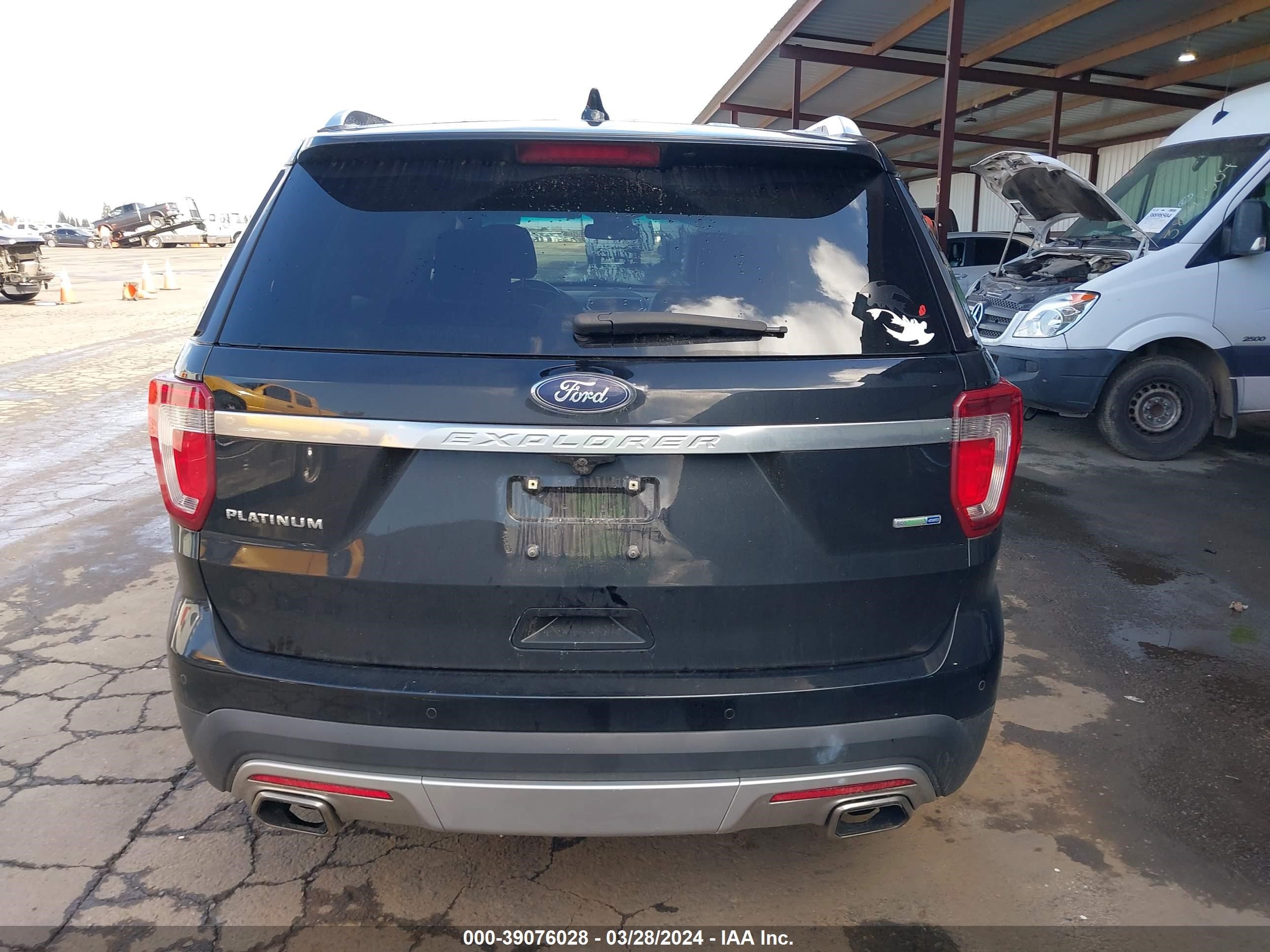 2016 Ford Explorer Platinum vin: 1FM5K8HTXGGB87211