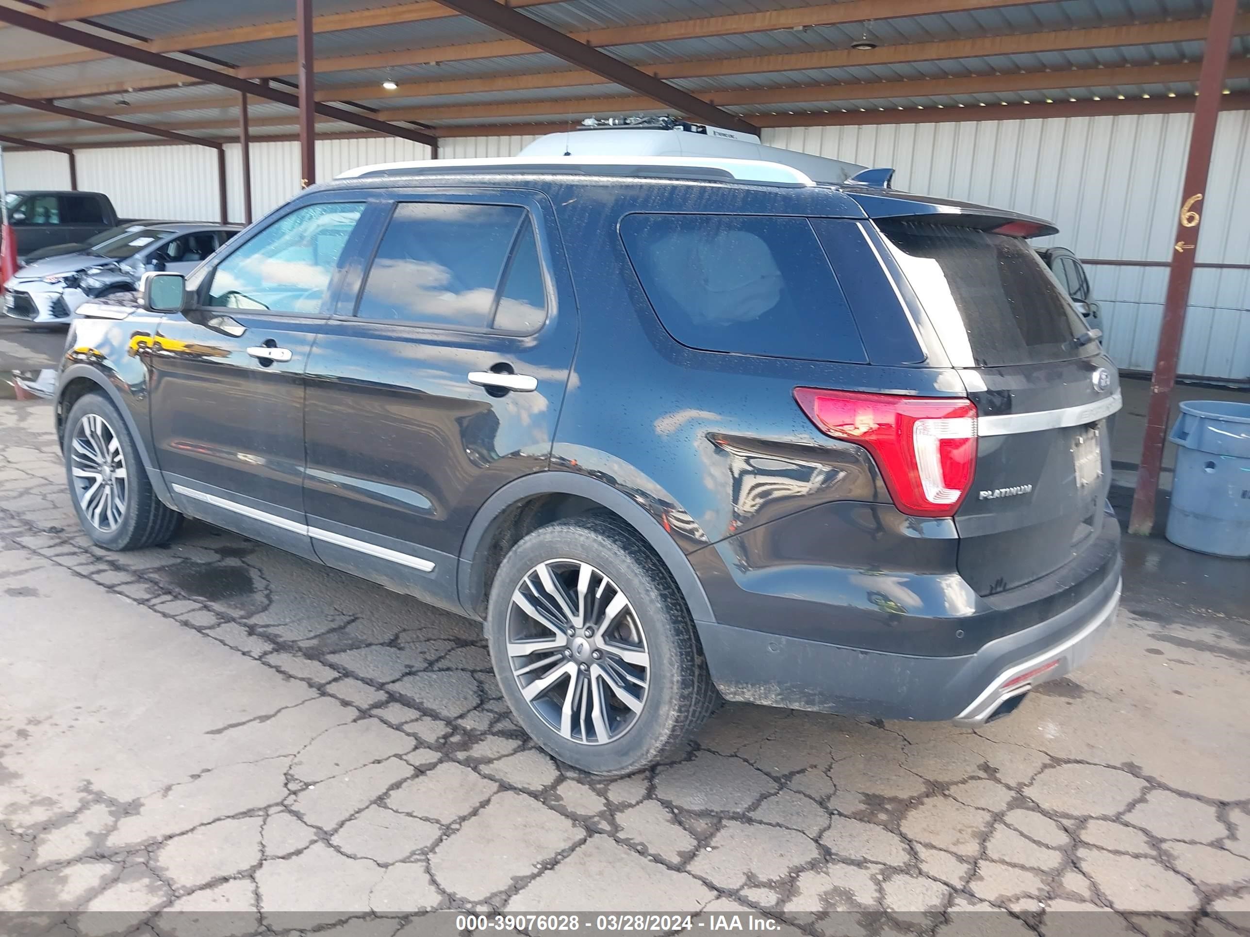 2016 Ford Explorer Platinum vin: 1FM5K8HTXGGB87211