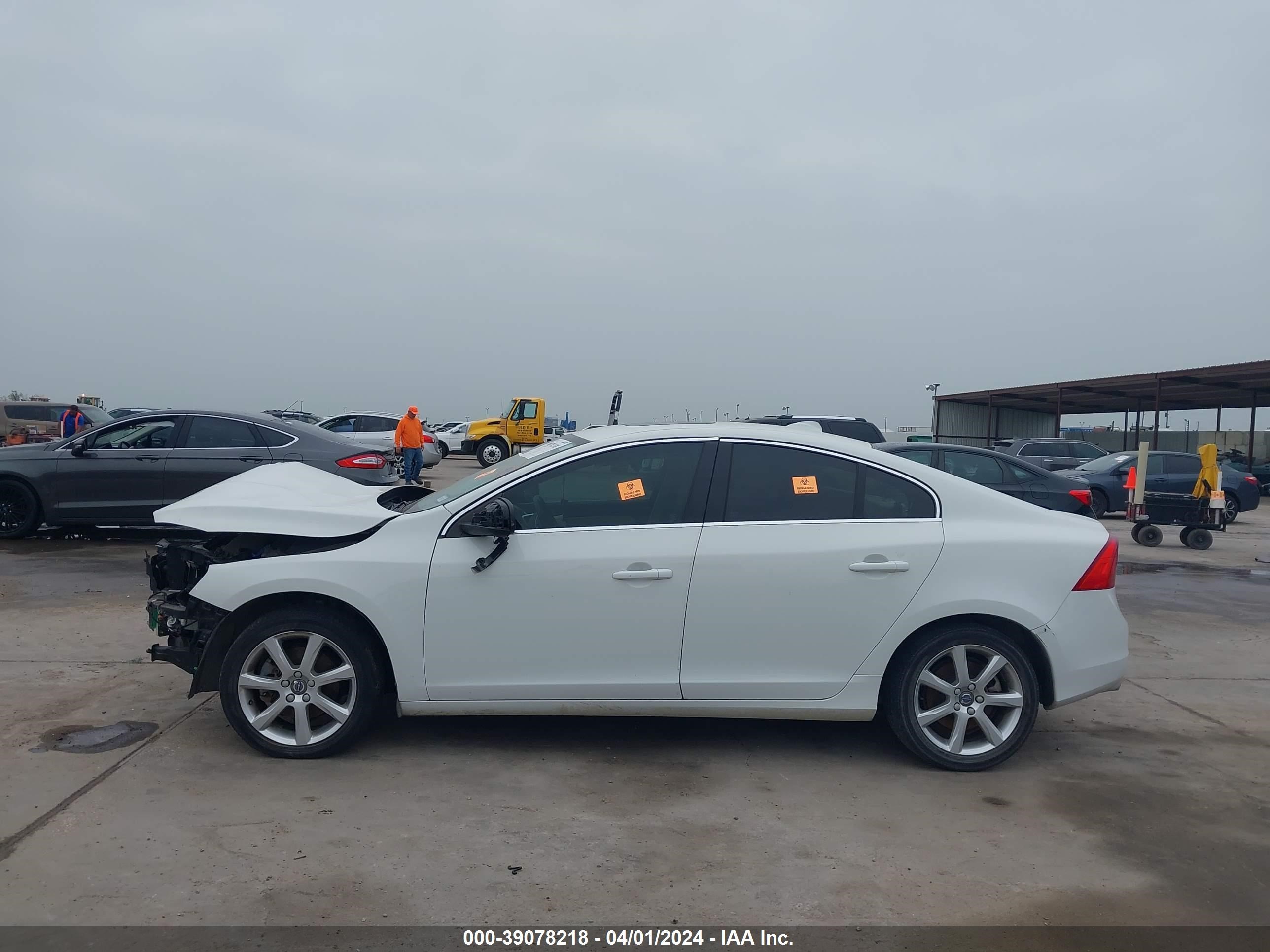 2016 Volvo S60 T5 Drive-E Premier vin: YV126MFK8G2413655