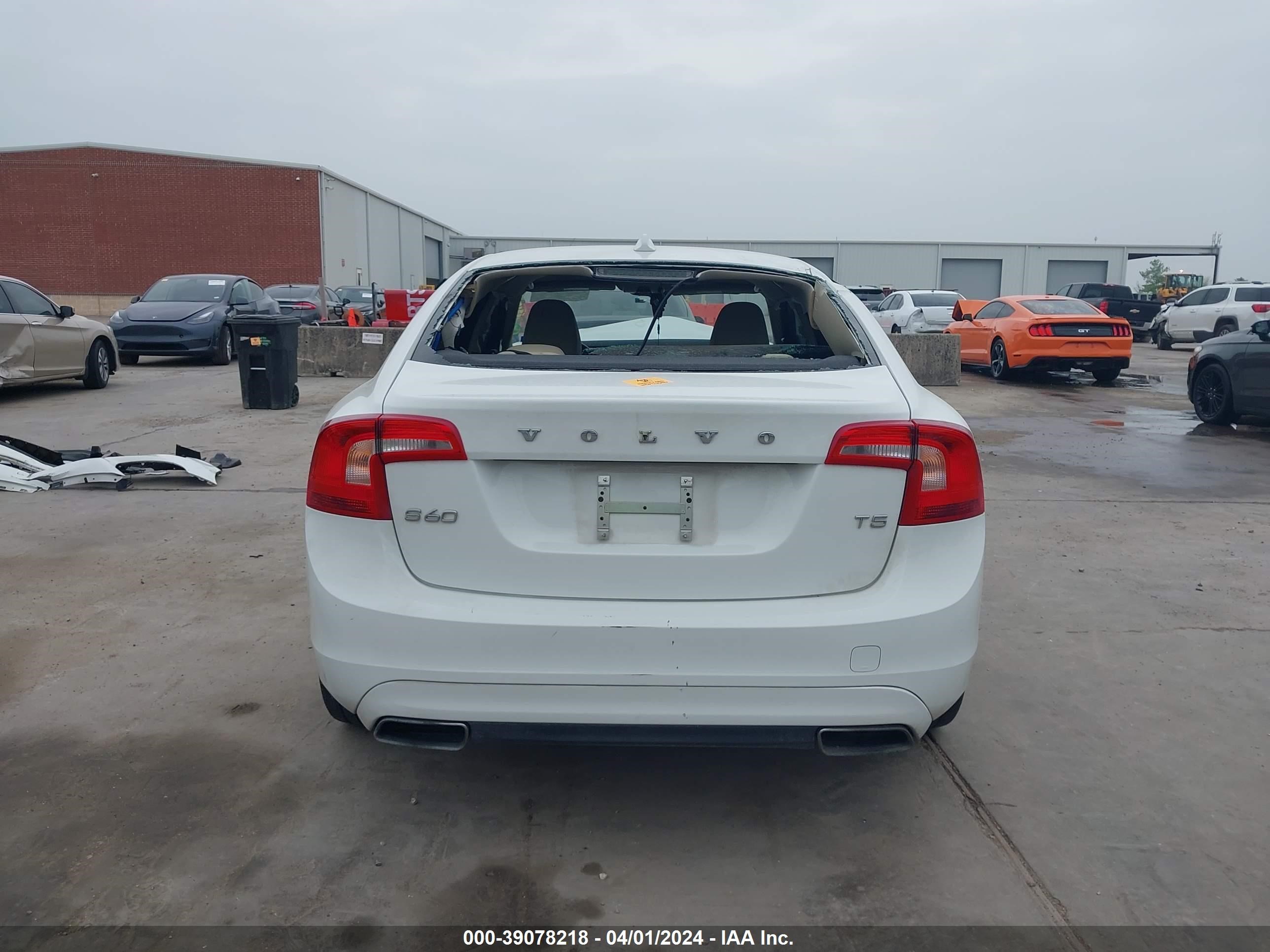 2016 Volvo S60 T5 Drive-E Premier vin: YV126MFK8G2413655