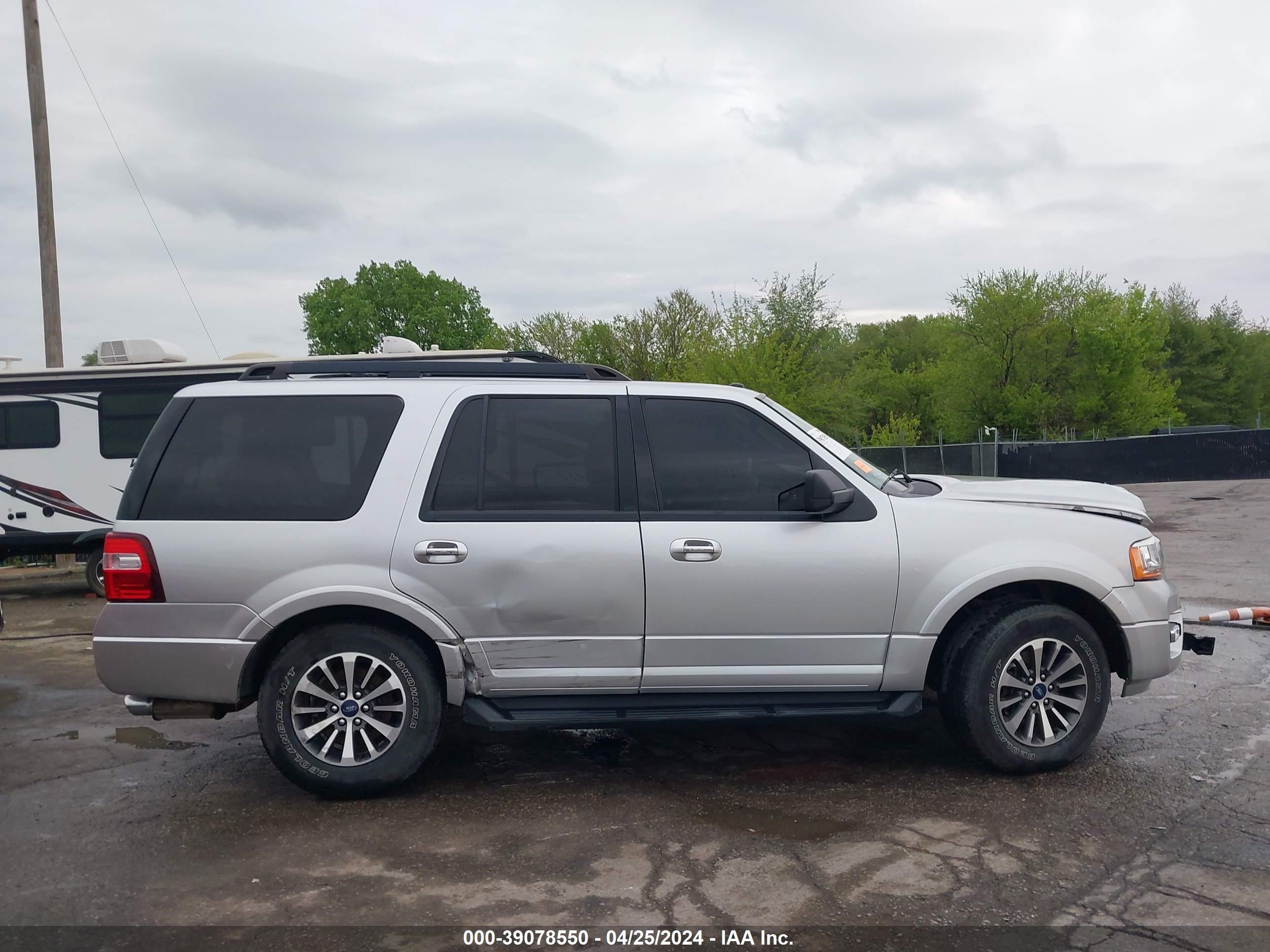 2017 Ford Expedition Xlt vin: 1FMJU1JTXHEA47568