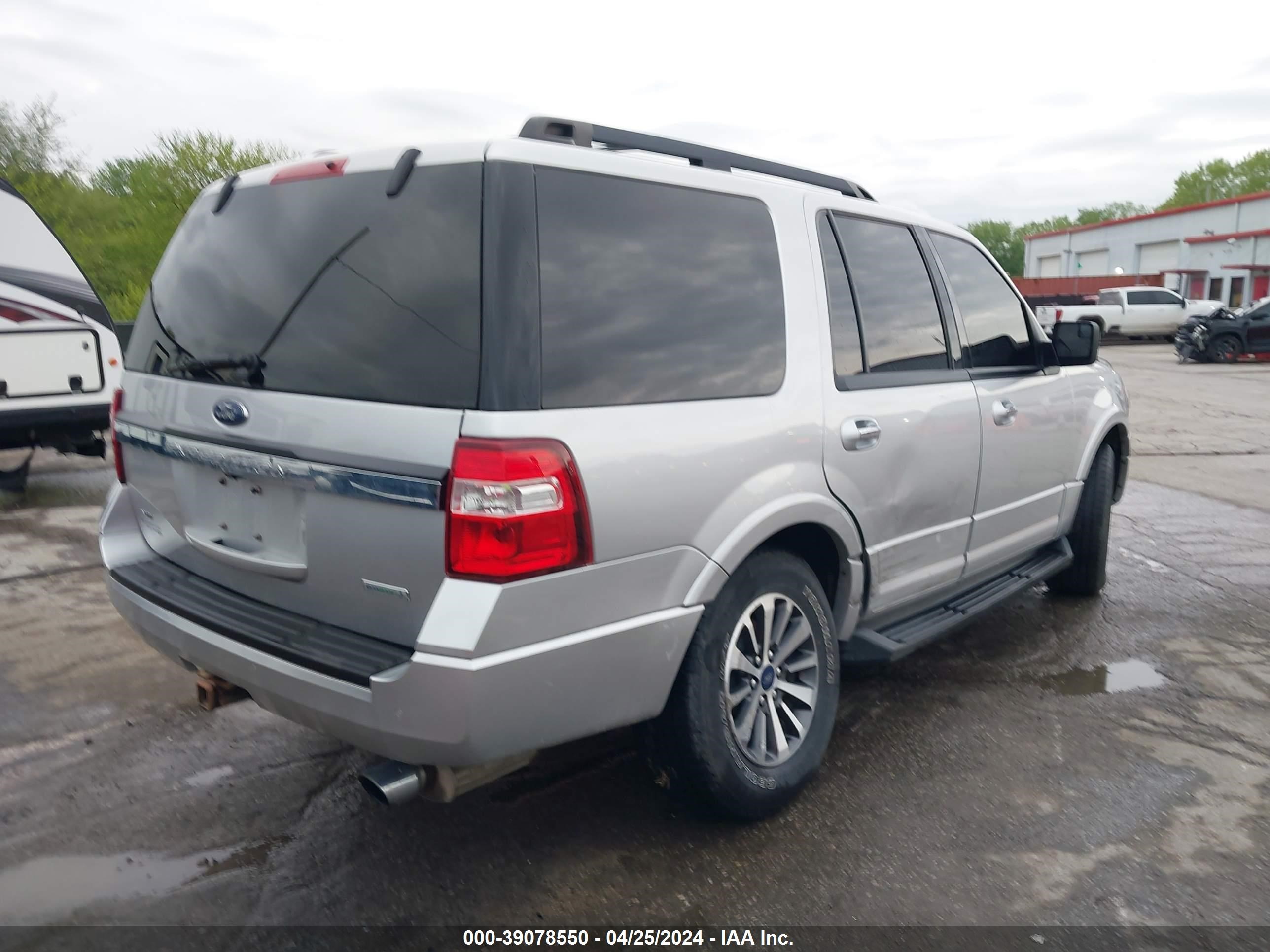 2017 Ford Expedition Xlt vin: 1FMJU1JTXHEA47568