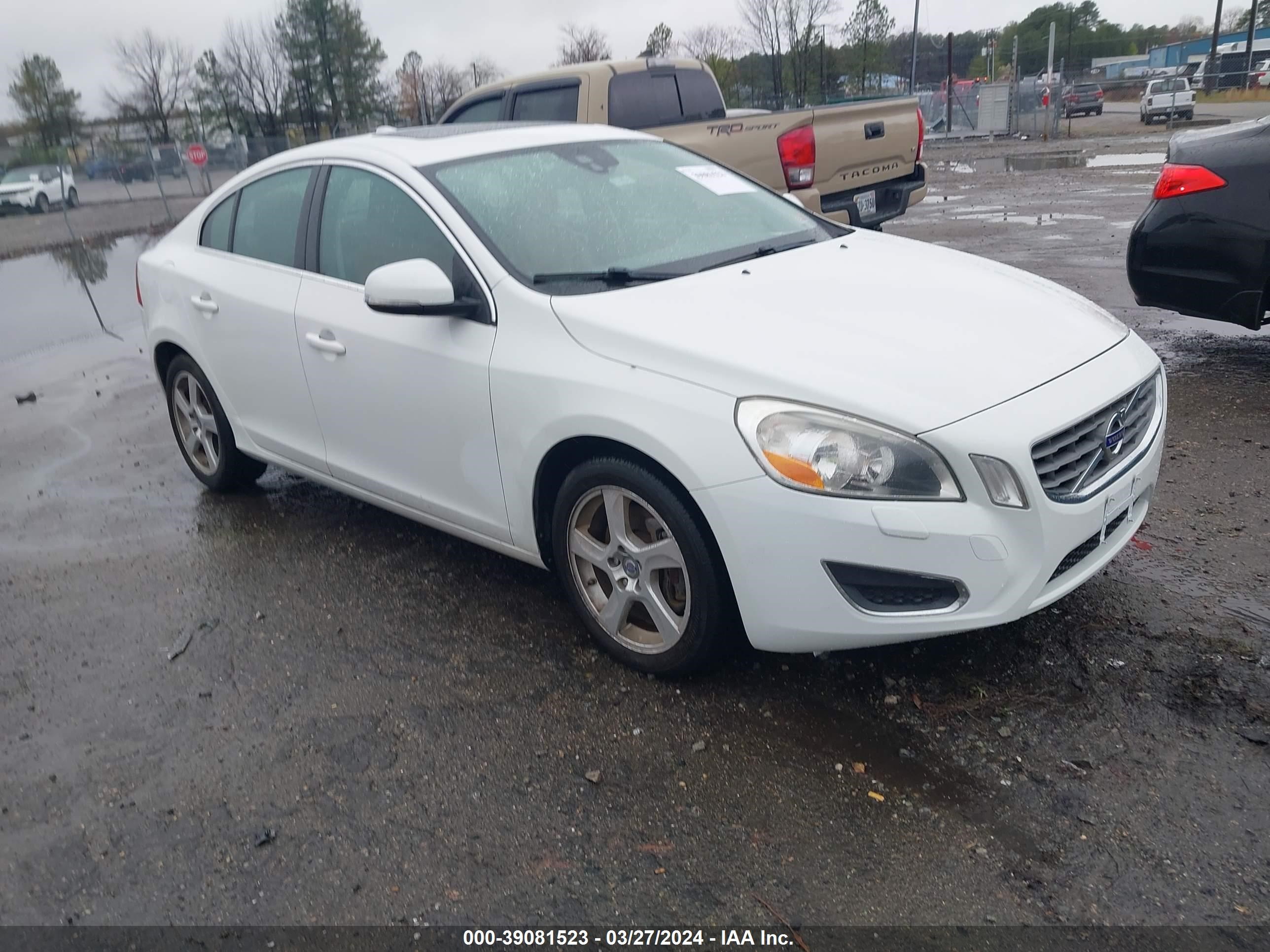 2012 Volvo S60 T5 vin: YV1622FS2C2045744