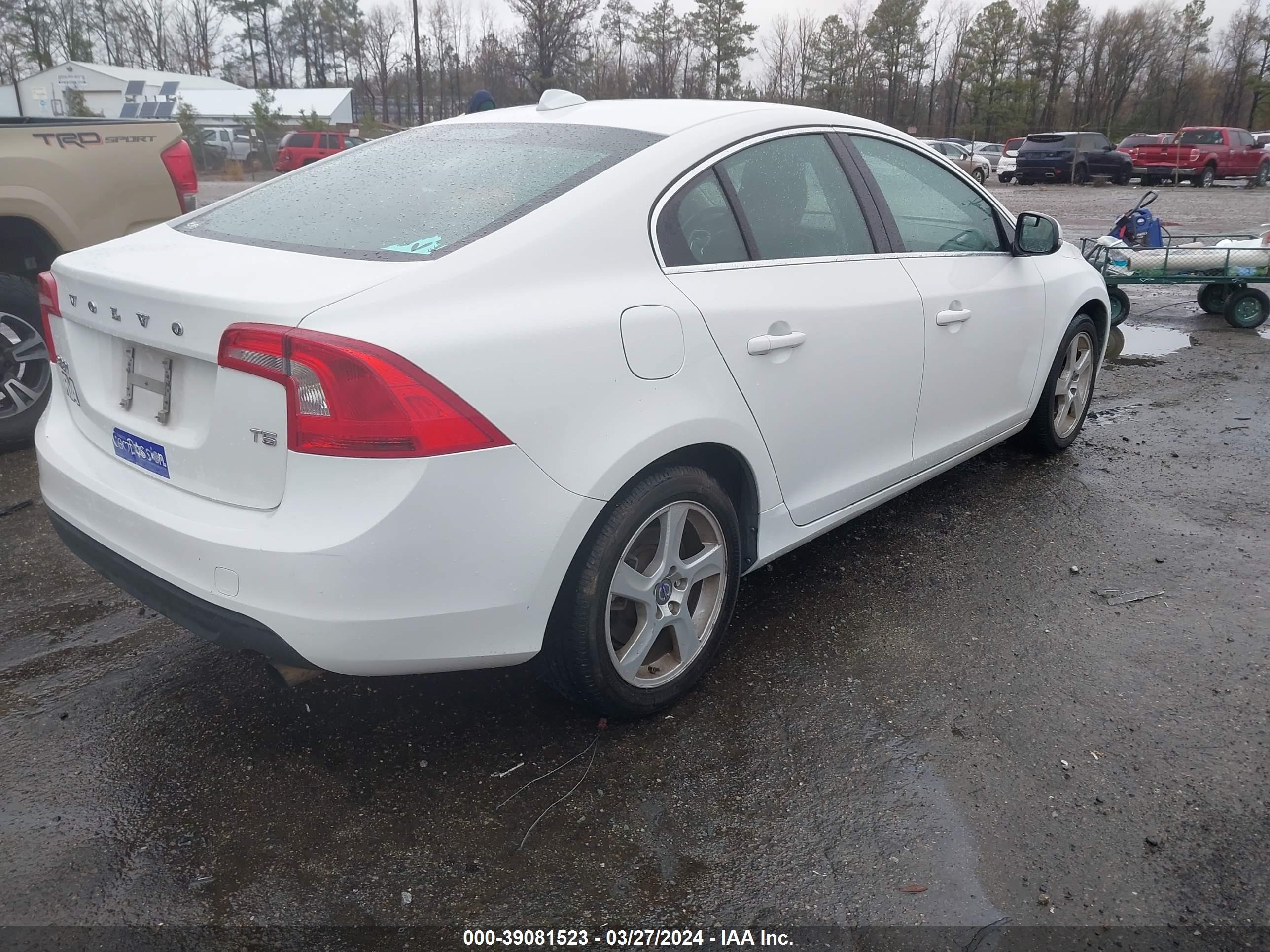 2012 Volvo S60 T5 vin: YV1622FS2C2045744