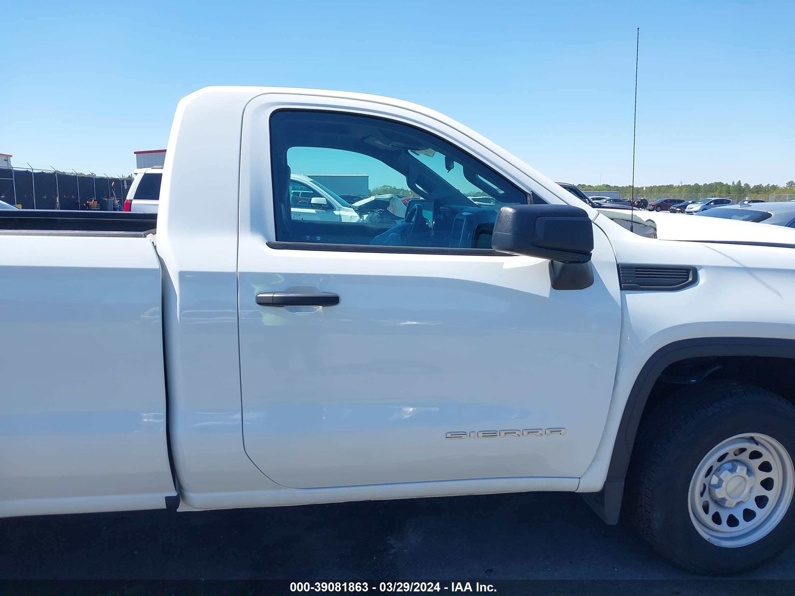 2022 GMC Sierra 1500 4Wd Regular Cab Long Box Pro vin: 3GTNUAEK4NG534437