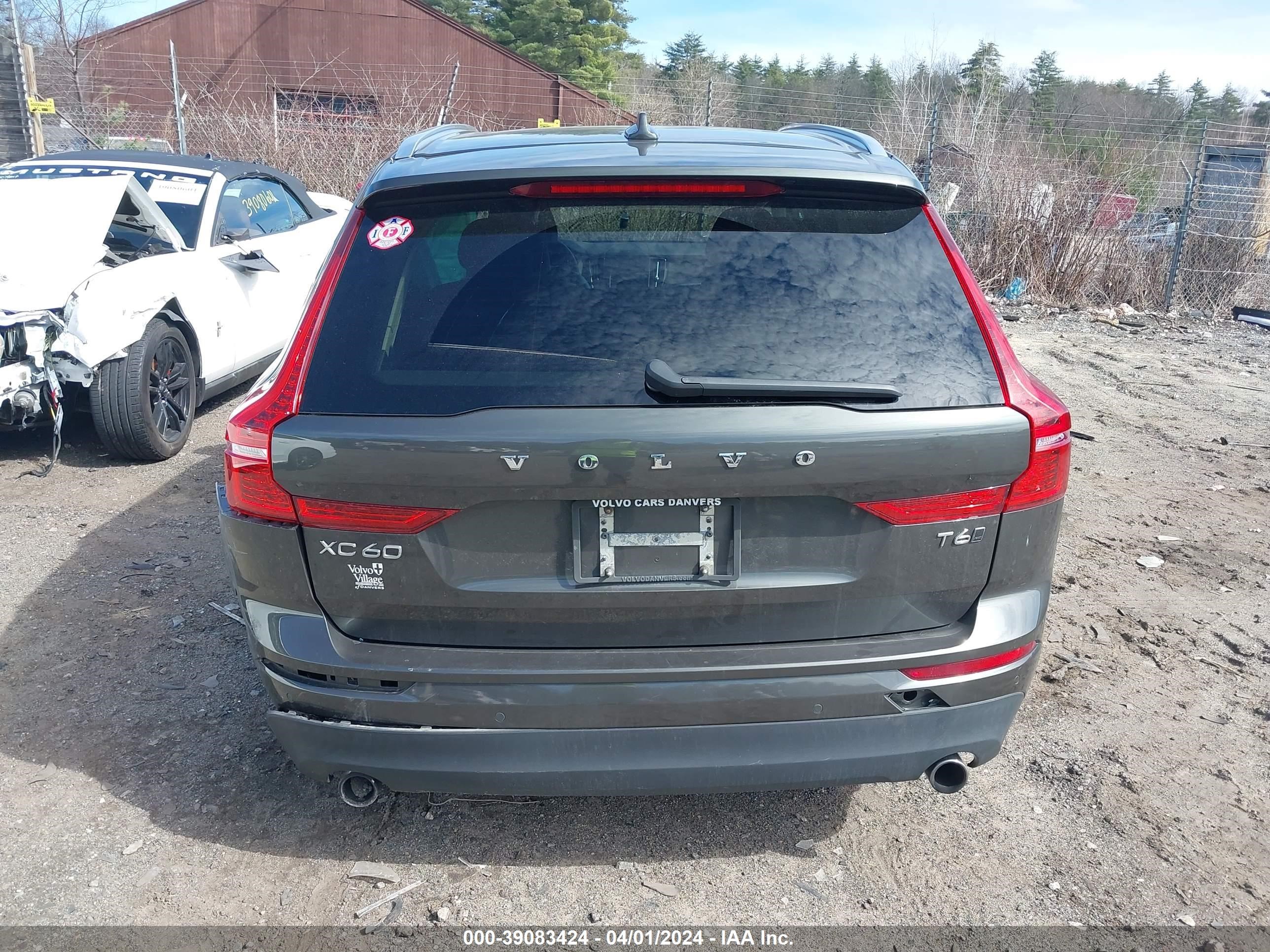 2018 Volvo Xc60 T6 Momentum vin: YV4A22RK6J1092836